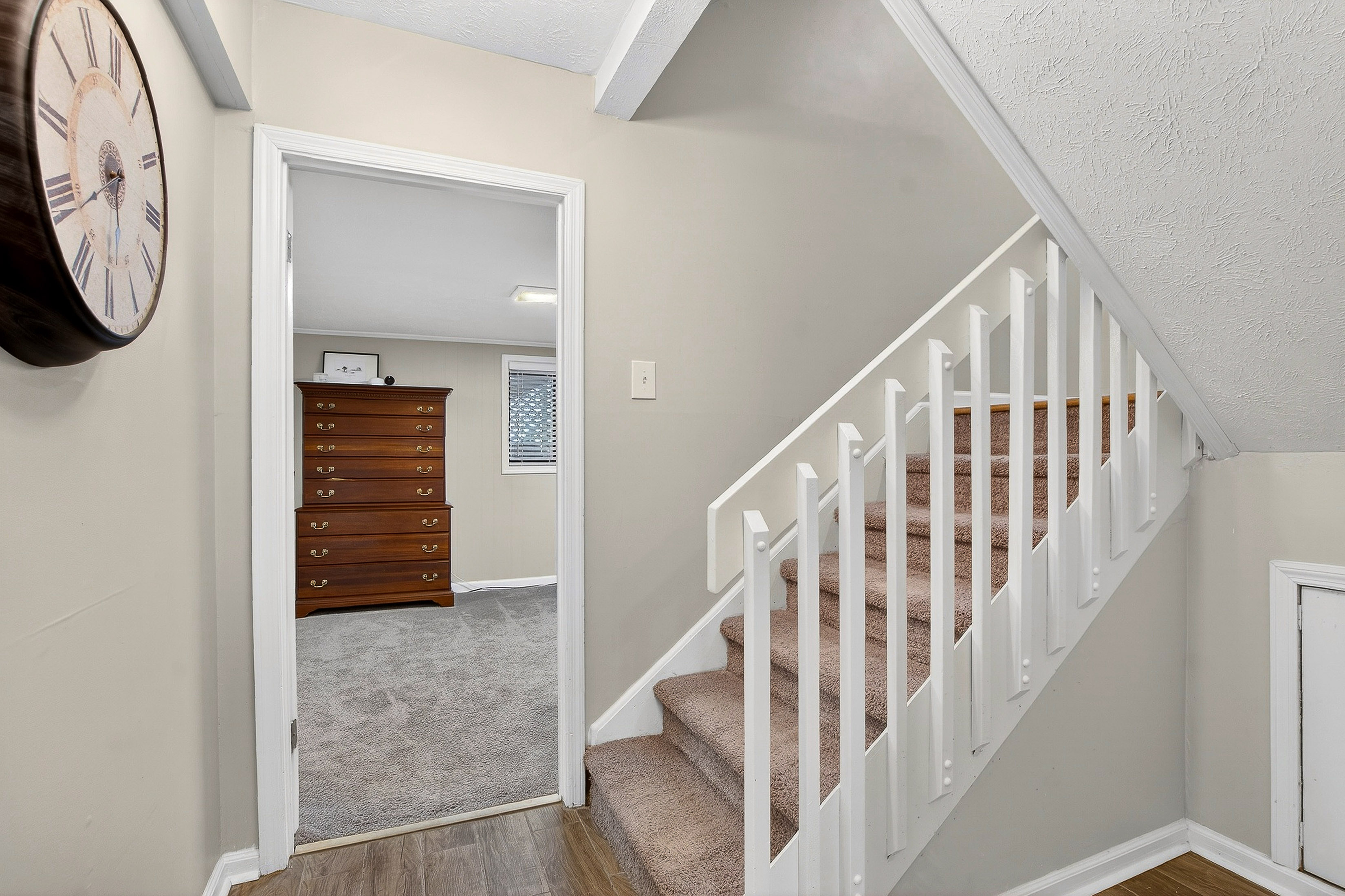  Spacious and Updated Townhome Offers Comfort, Charm and Convenience - 物件實景