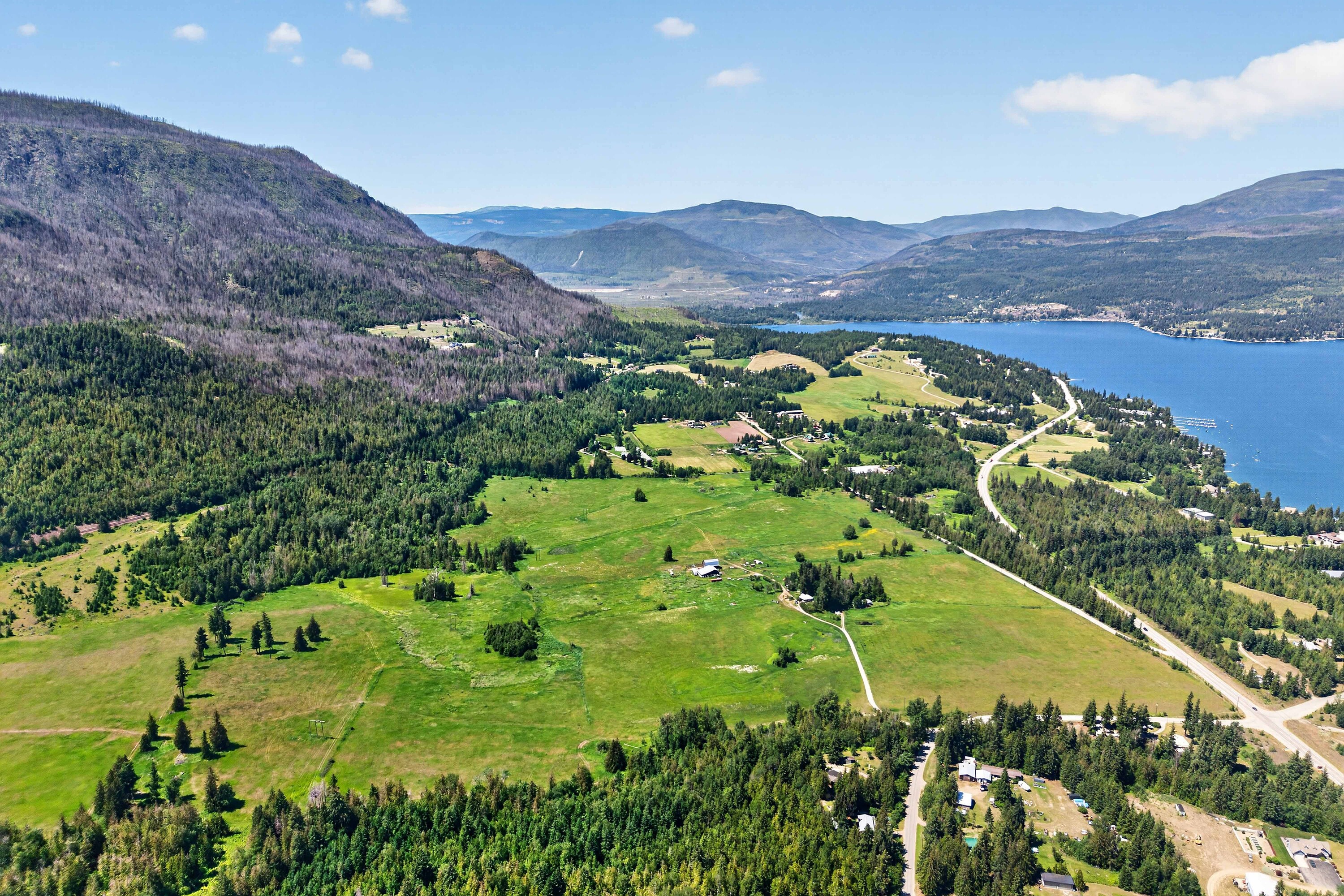  158 Acre Lakeview Homestead - 物件實景