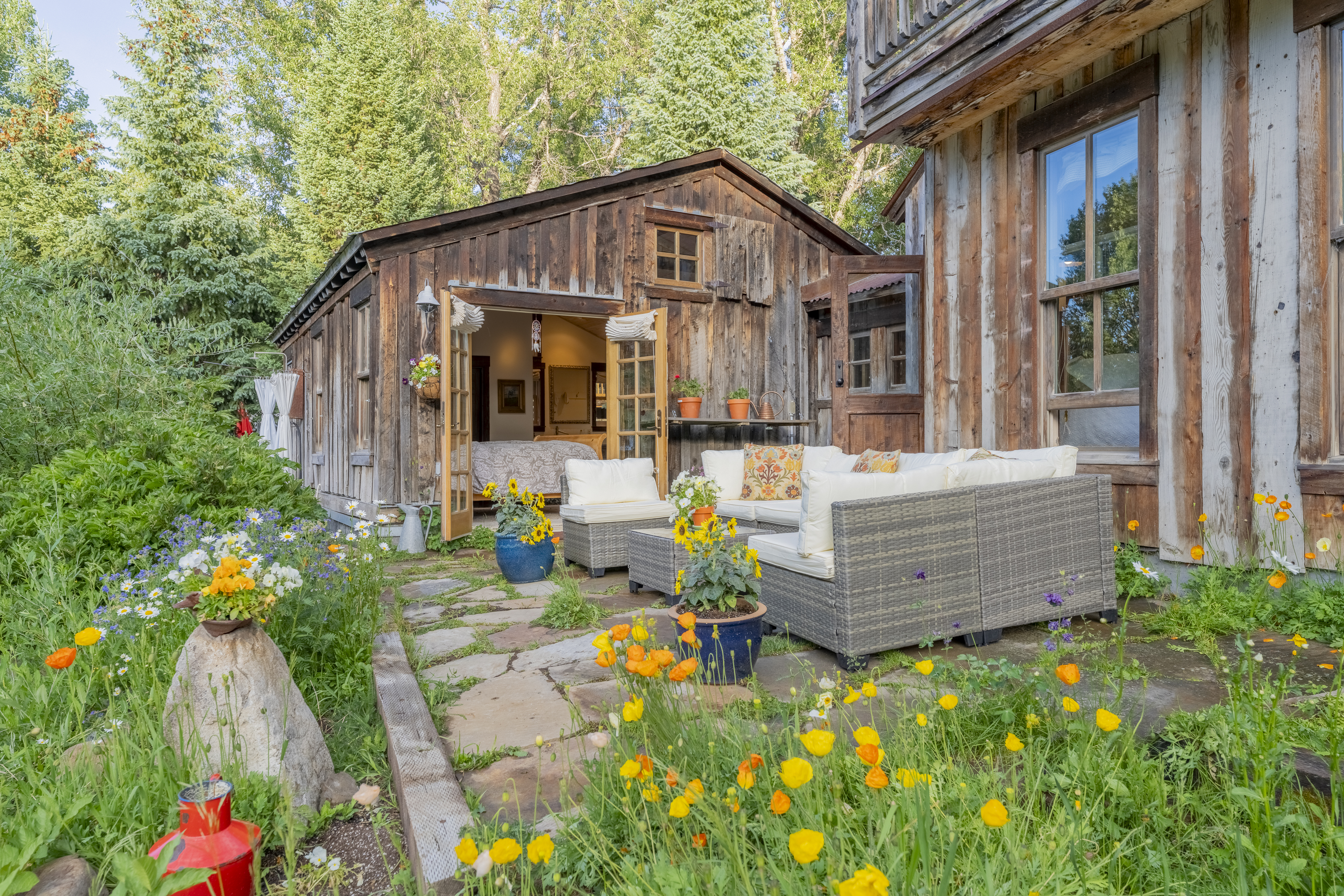  BEAR ALLEY - Unwrap The Fairytale - A Once-In-A-Lifetime Creekside Compound - 物件實景