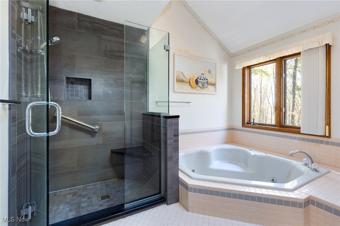 Aurora, Ohio, 44202, United States, 4 Bedrooms Bedrooms, ,3 BathroomsBathrooms,Residential,For Sale,1988003