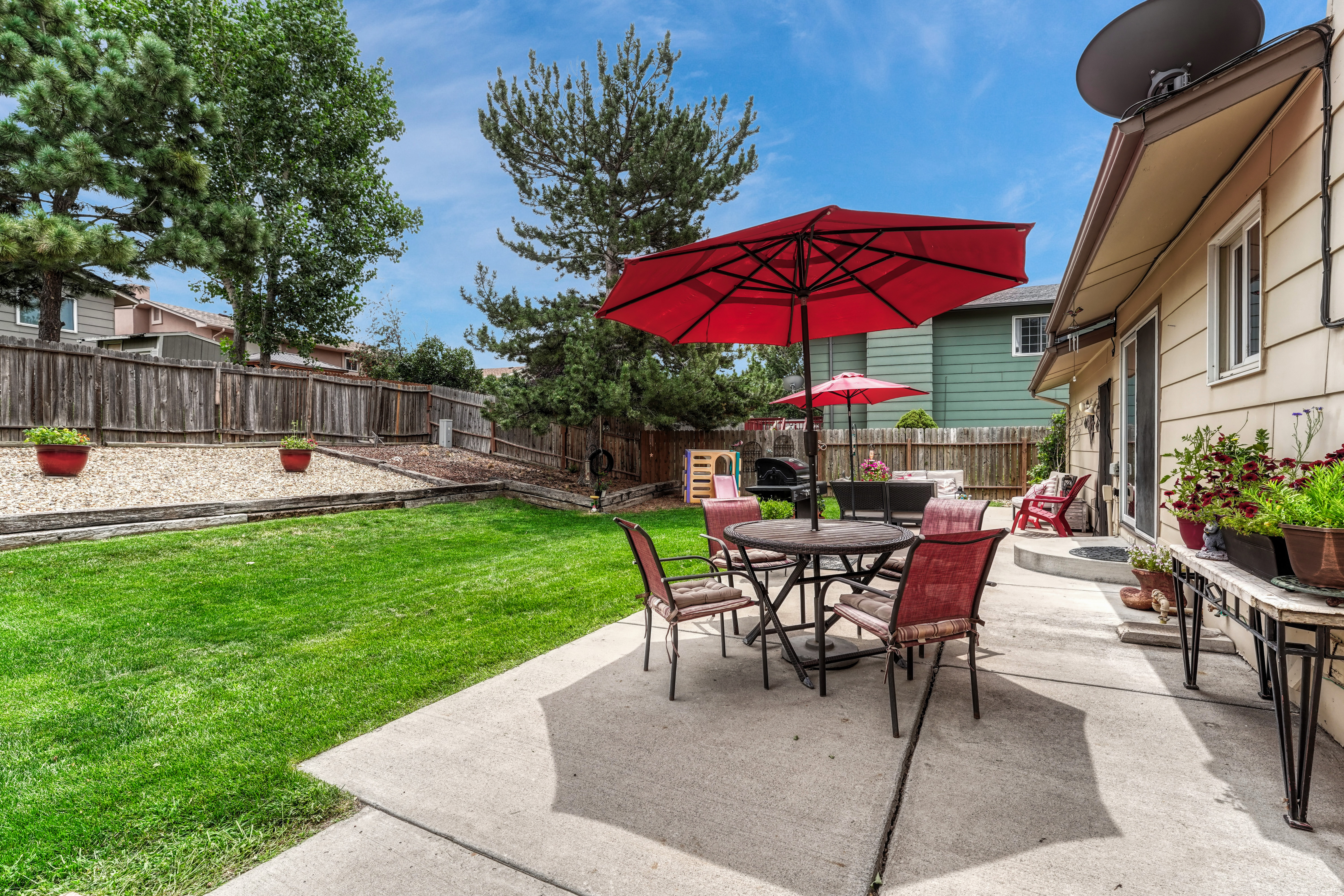  Peaceful Retreat with Garden Oasis & Scenic Mountain Views - 物件實景