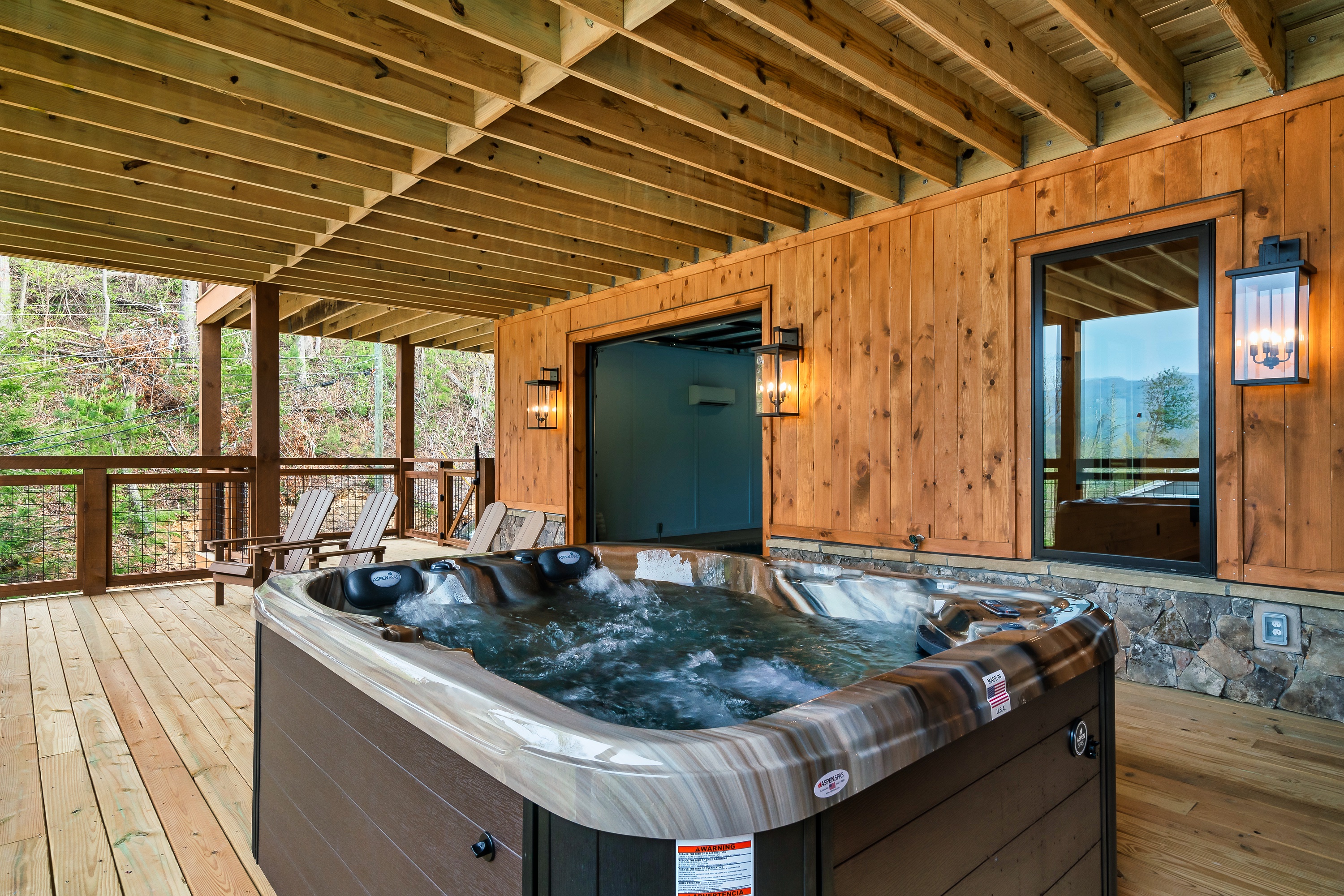 Gatlinburg, Tennessee, 37738, United States, 5 Bedrooms Bedrooms, ,4 BathroomsBathrooms,Residential,For Sale,1920322