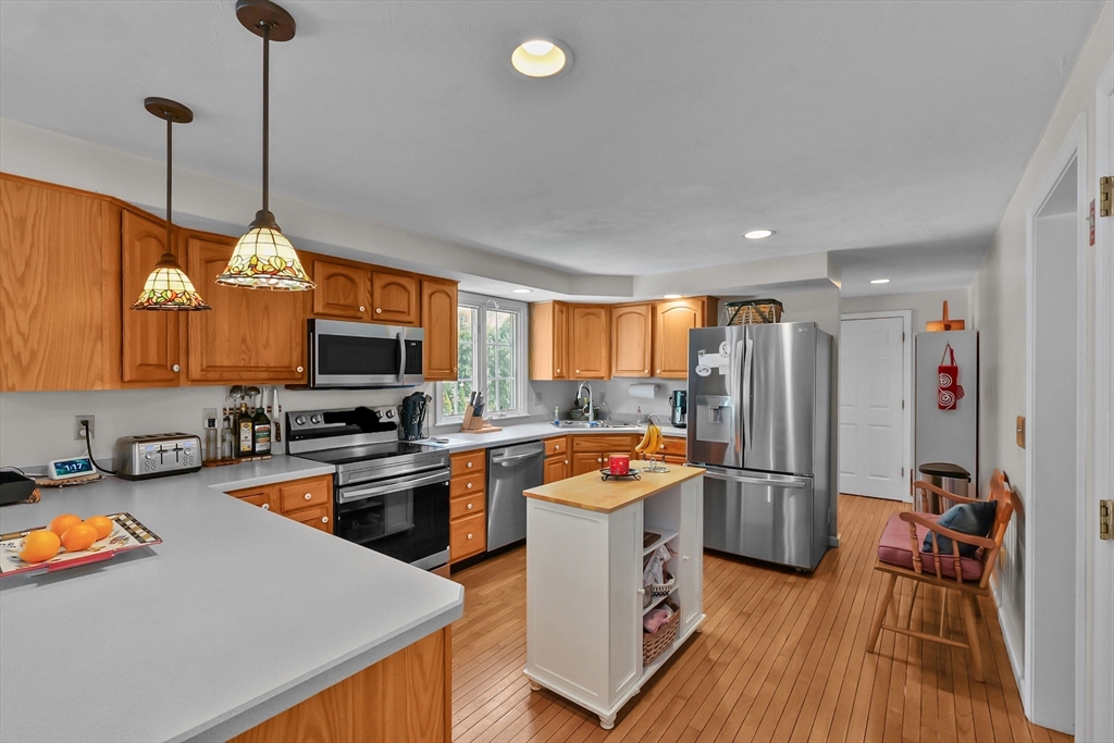 Attleboro, Massachusetts, 02703, United States, 4 Bedrooms Bedrooms, ,4 BathroomsBathrooms,Residential,For Sale,1880500