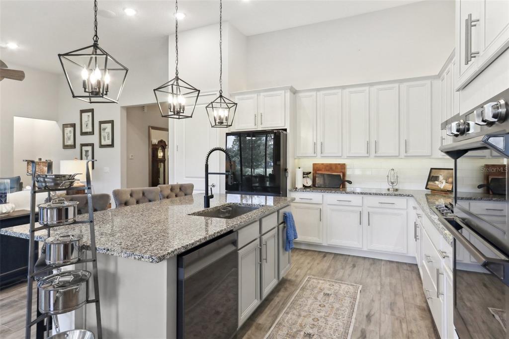 Howey In The Hills, Florida, 34737, United States, 3 Bedrooms Bedrooms, ,2 BathroomsBathrooms,Residential,For Sale,1827803