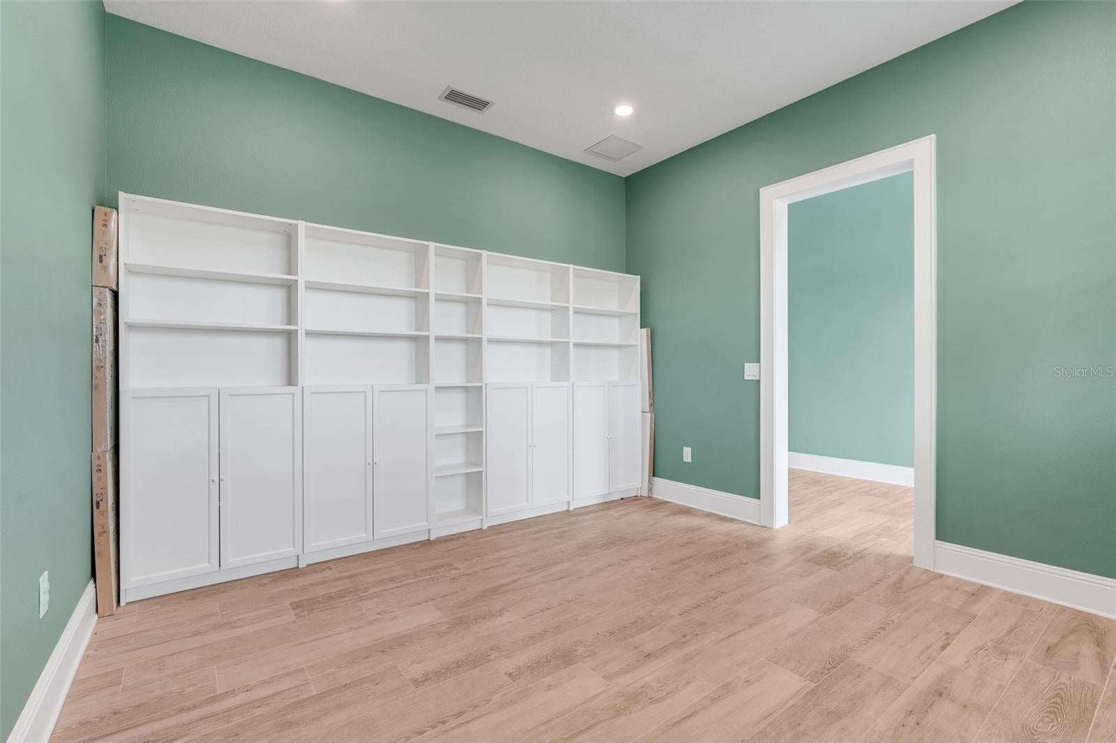 GROVELAND, Florida, 34736, United States, 4 Bedrooms Bedrooms, ,5 BathroomsBathrooms,Residential,For Sale,1792752