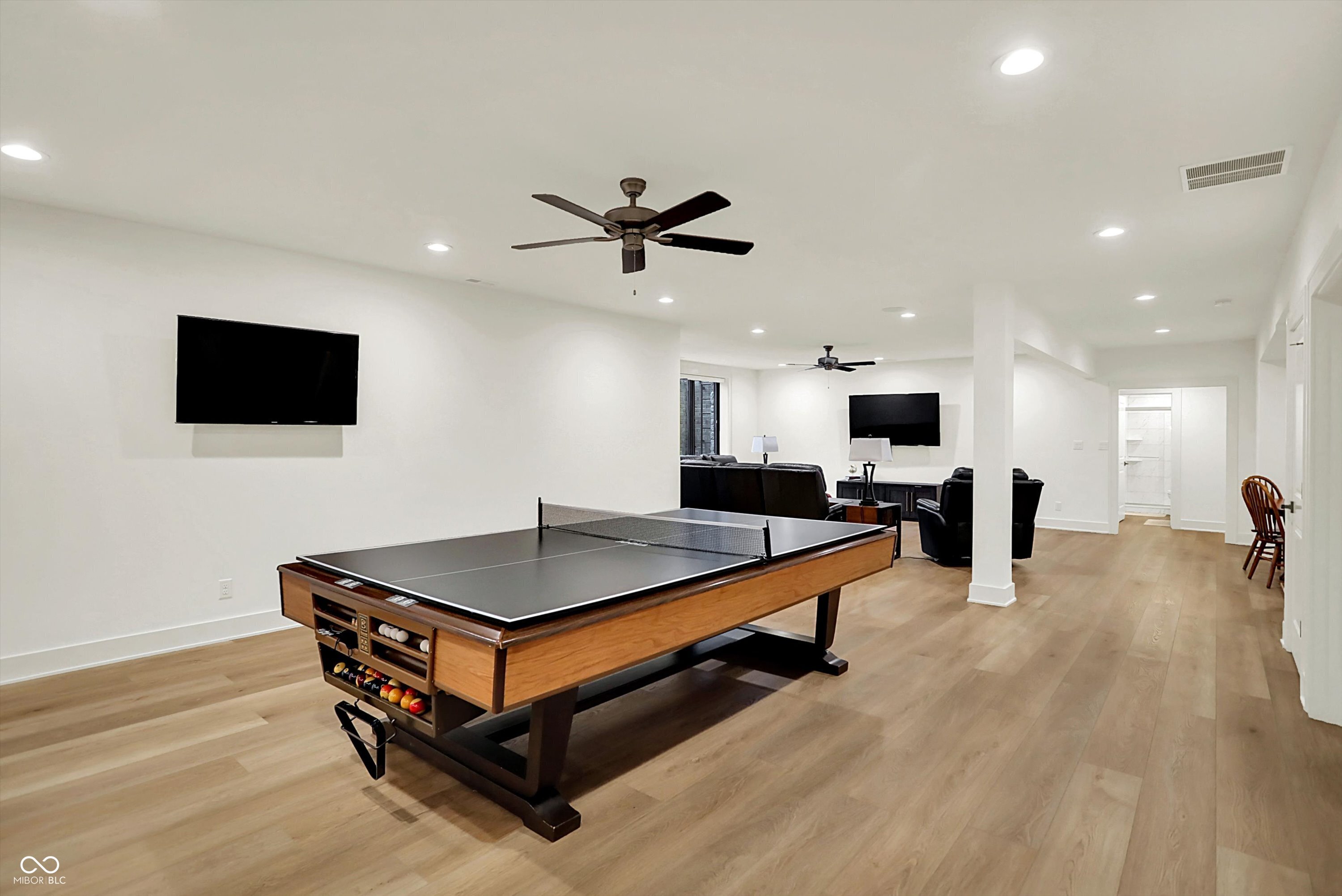 Bargersville, Indiana, 46106, United States, 5 Bedrooms Bedrooms, ,6 BathroomsBathrooms,Residential,For Sale,1983672