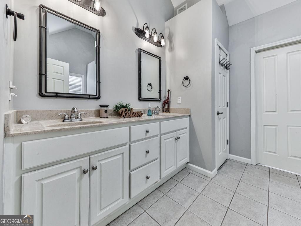 Dallas, Georgia, 30132, United States, 5 Bedrooms Bedrooms, ,3 BathroomsBathrooms,Residential,For Sale,1914643