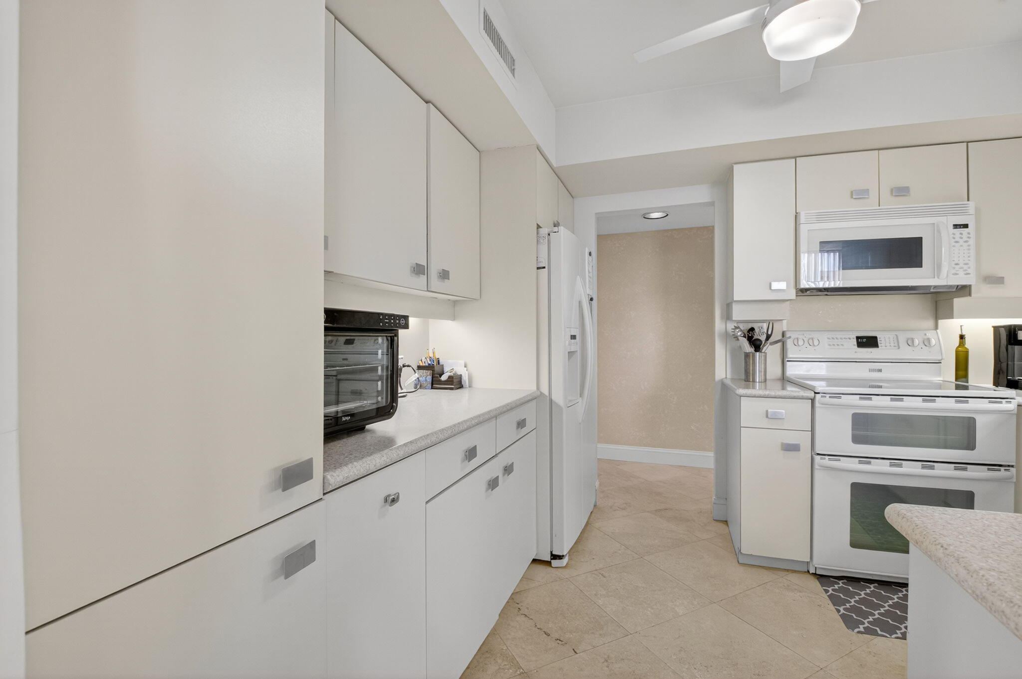 Delray Beach, Florida, 33483, United States, 2 Bedrooms Bedrooms, ,2 BathroomsBathrooms,Residential,For Sale,1987986