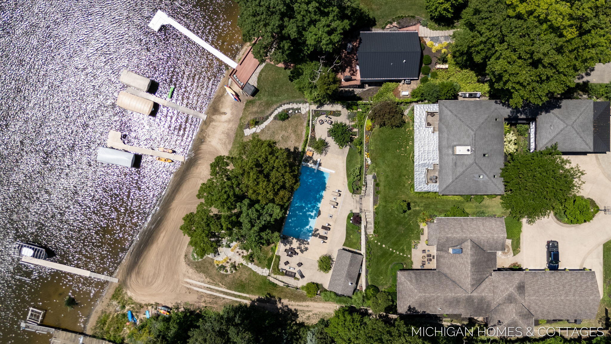 Saugatuck, Michigan, 49453, United States, 5 Bedrooms Bedrooms, ,4 BathroomsBathrooms,Residential,For Sale,1940964