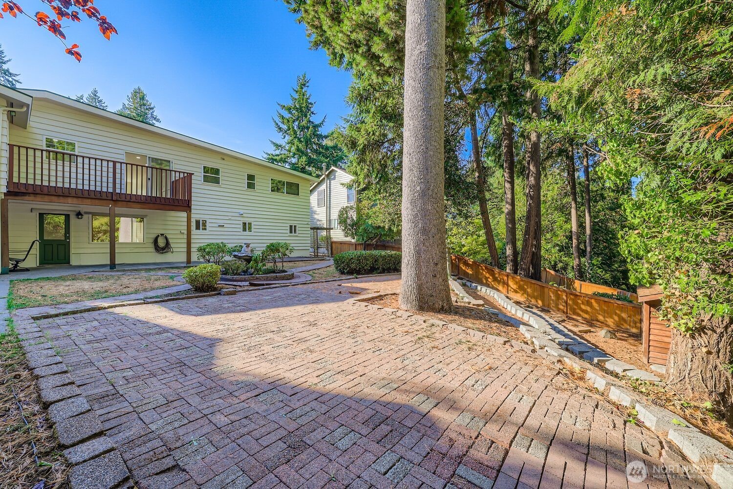 Shoreline, Washington, 98133, United States, 9 Bedrooms Bedrooms, ,1 BathroomBathrooms,Residential,For Sale,1984039