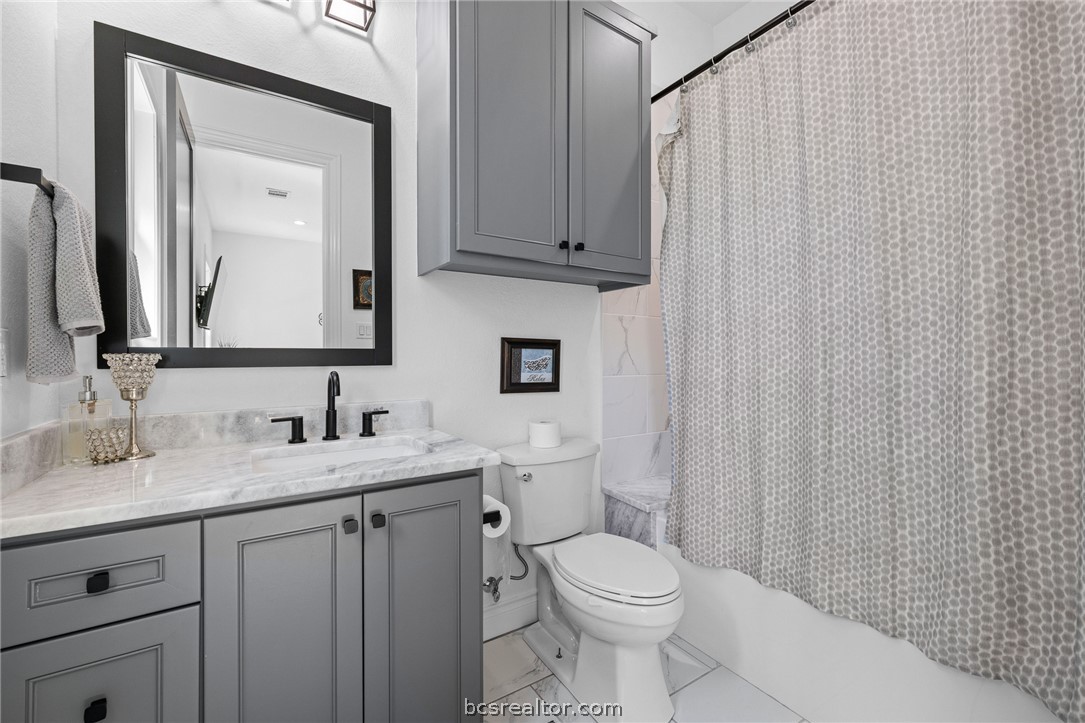 Iola, Texas, 77861, United States, 4 Bedrooms Bedrooms, ,5 BathroomsBathrooms,Residential,For Sale,2026143