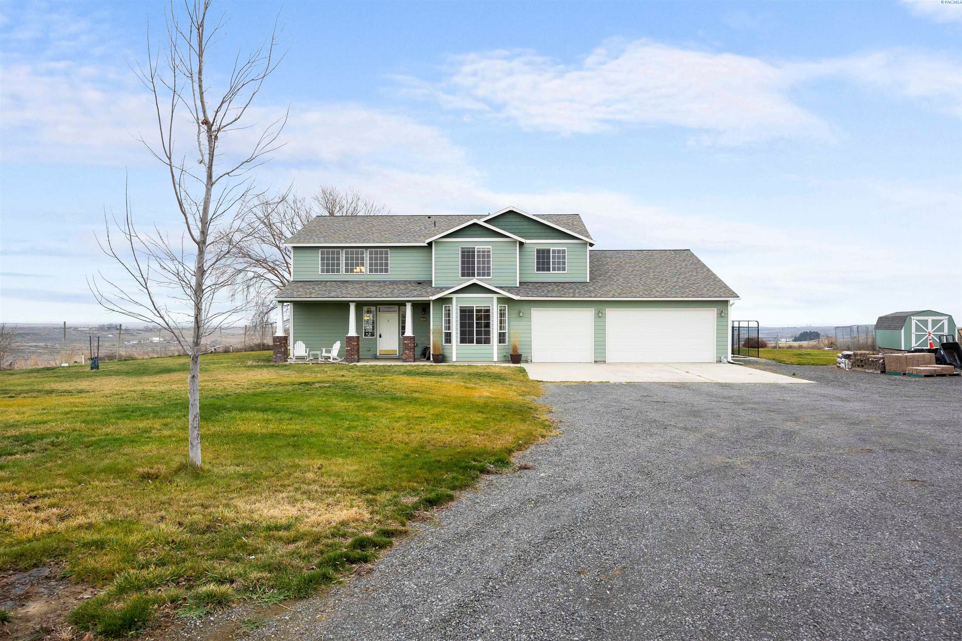 Eltopia, Washington, 99330, United States, 5 Bedrooms Bedrooms, ,4 BathroomsBathrooms,Residential,For Sale,2012124