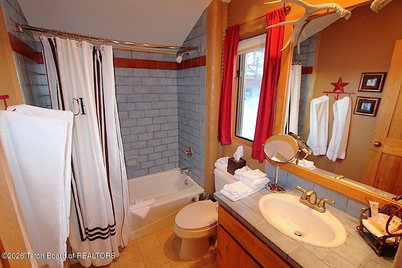 Jackson, Wyoming, 83001, United States, 2 Bedrooms Bedrooms, ,1 BathroomBathrooms,Residential,For Sale,2009711