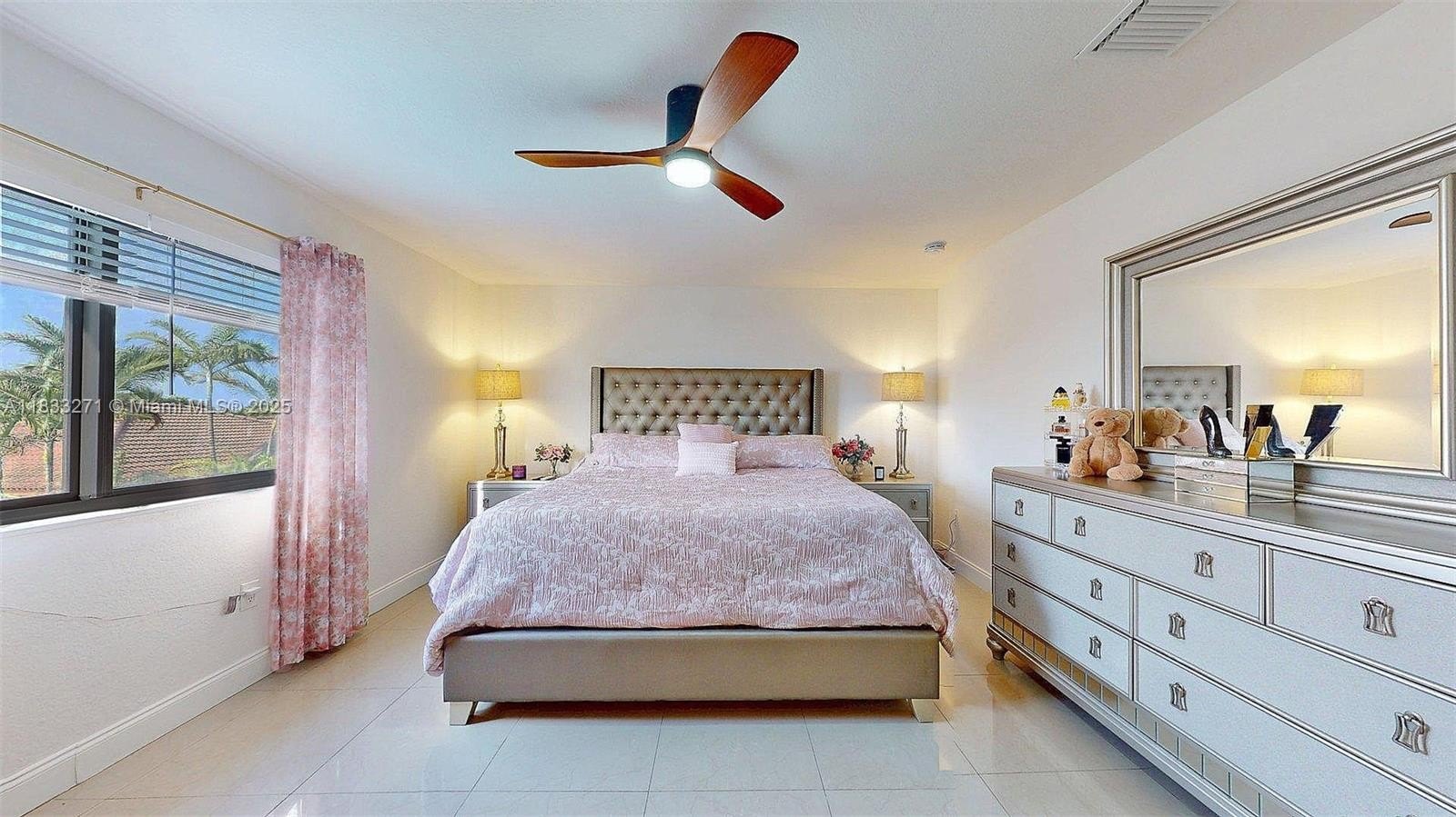 Homestead, Florida, 33033, United States, 5 Bedrooms Bedrooms, ,3 BathroomsBathrooms,Residential,For Sale,1937338