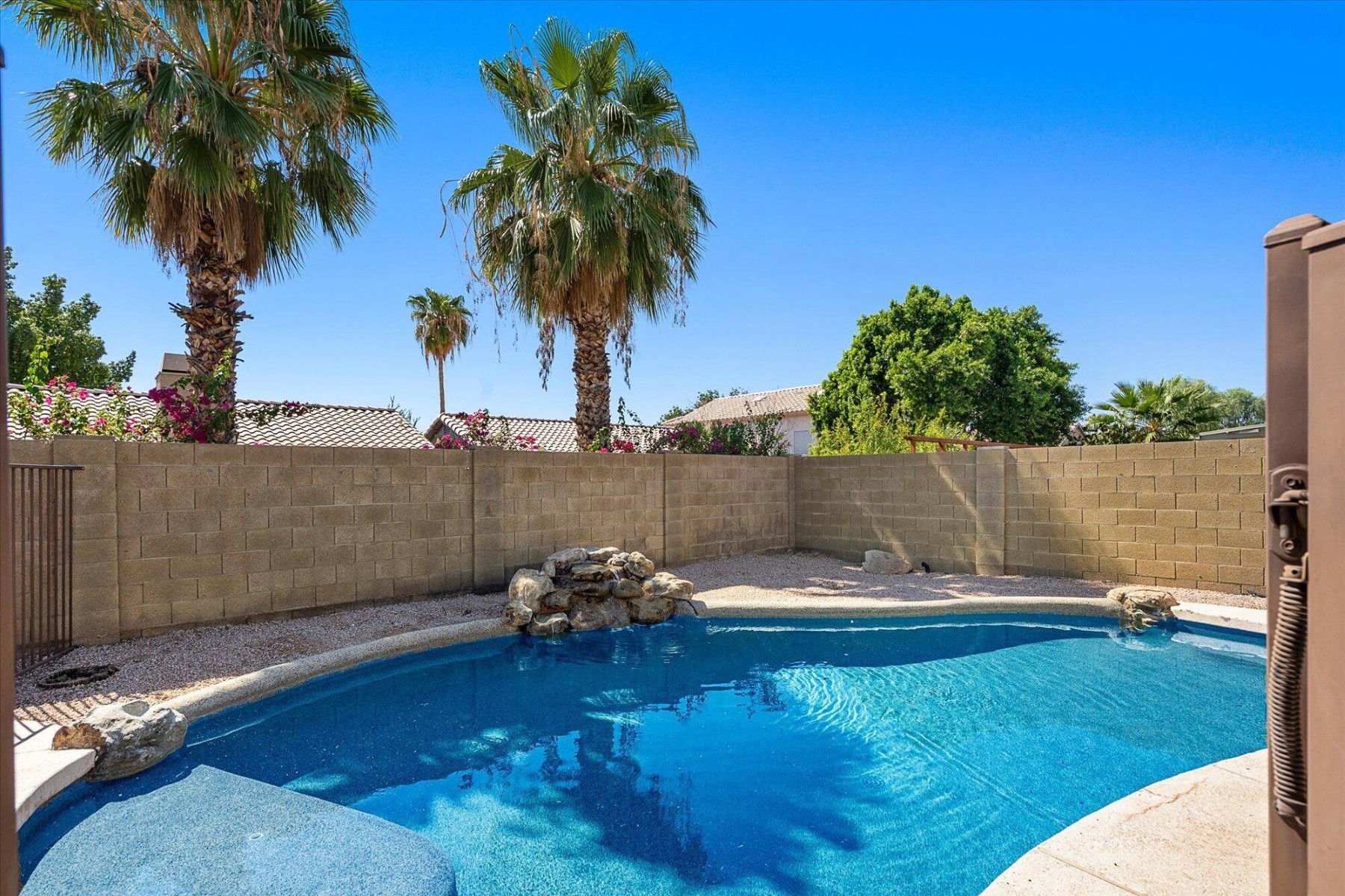  2823 E Blackhawk Drive  Phoenix, AZ - 物件實景