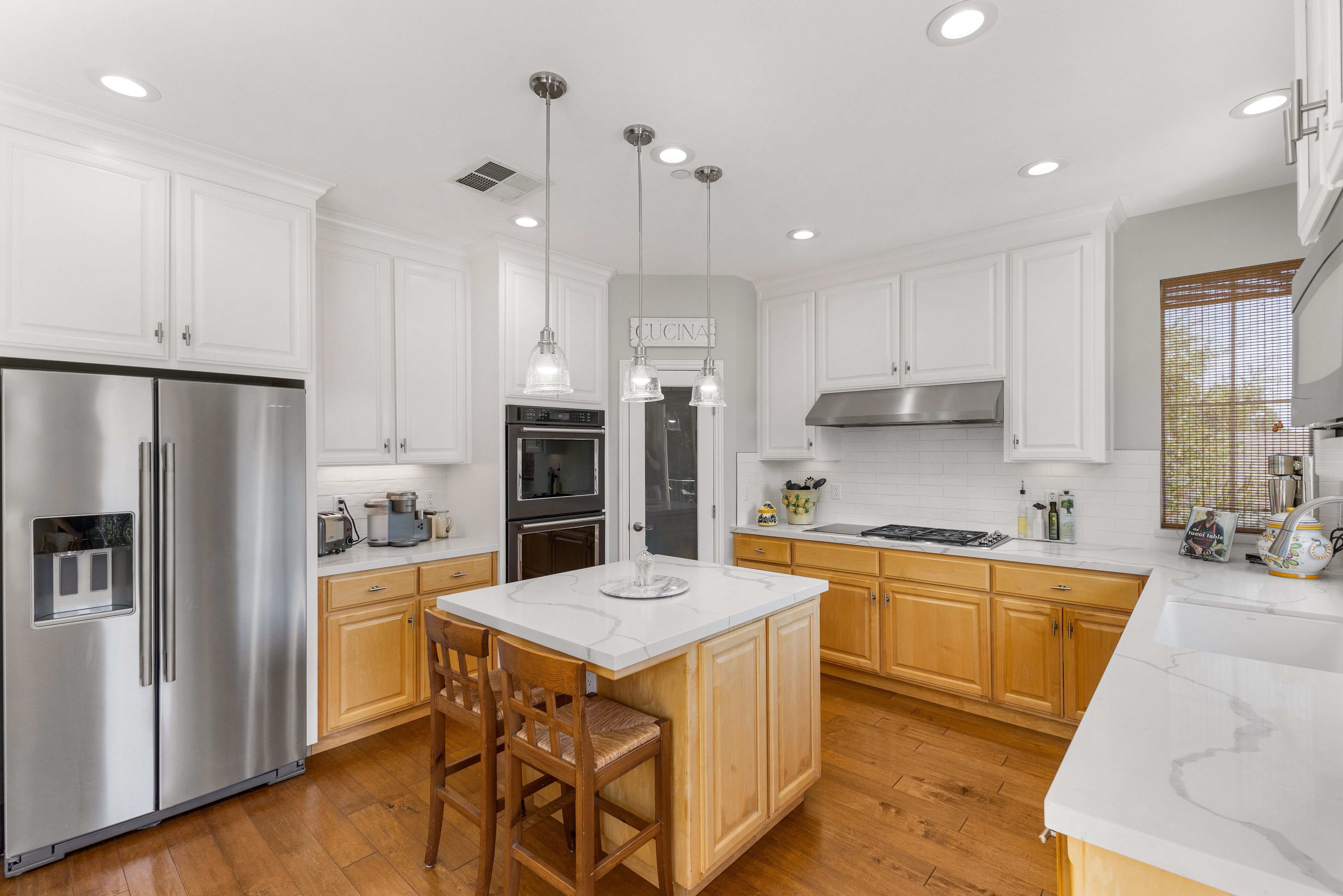  Custom Home on a Spectacular View Lot with Majestic Heritage Oak - 物件實景