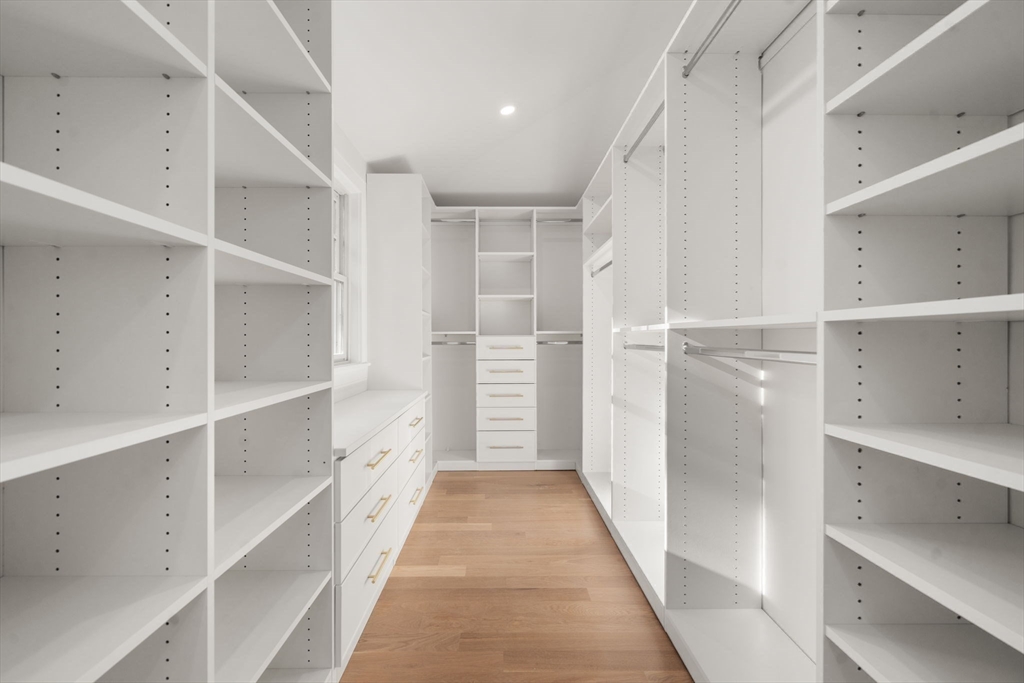 Newton, Massachusetts, 02465, United States, 6 Bedrooms Bedrooms, ,7 BathroomsBathrooms,Residential,For Sale,1995687