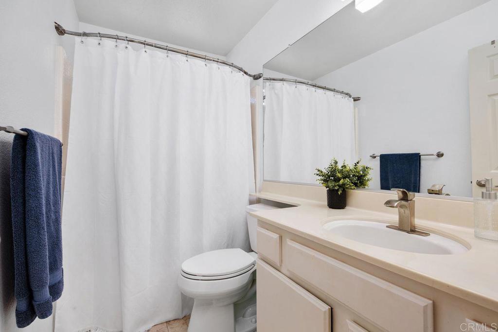 Vista, California, 92081, United States, 3 Bedrooms Bedrooms, ,3 BathroomsBathrooms,Residential,For Sale,1987768