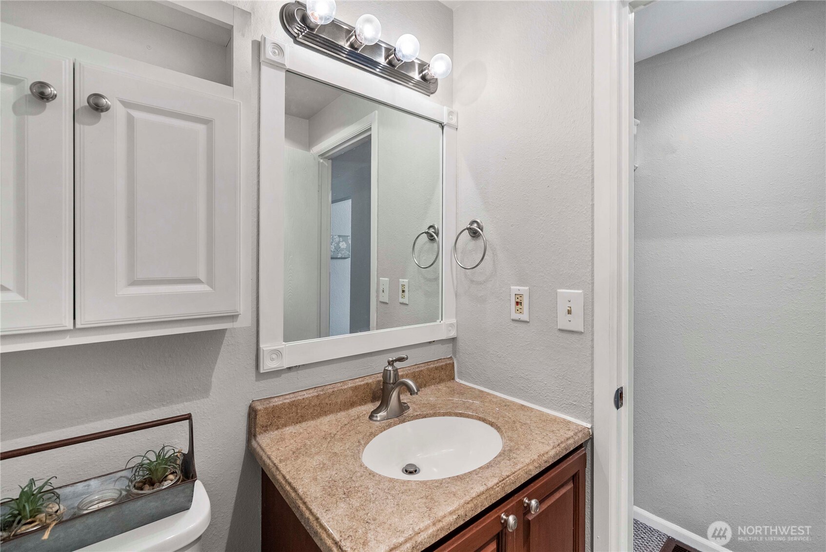 Puyallup, Washington, 98374, United States, 4 Bedrooms Bedrooms, ,2 BathroomsBathrooms,Residential,For Sale,1987950