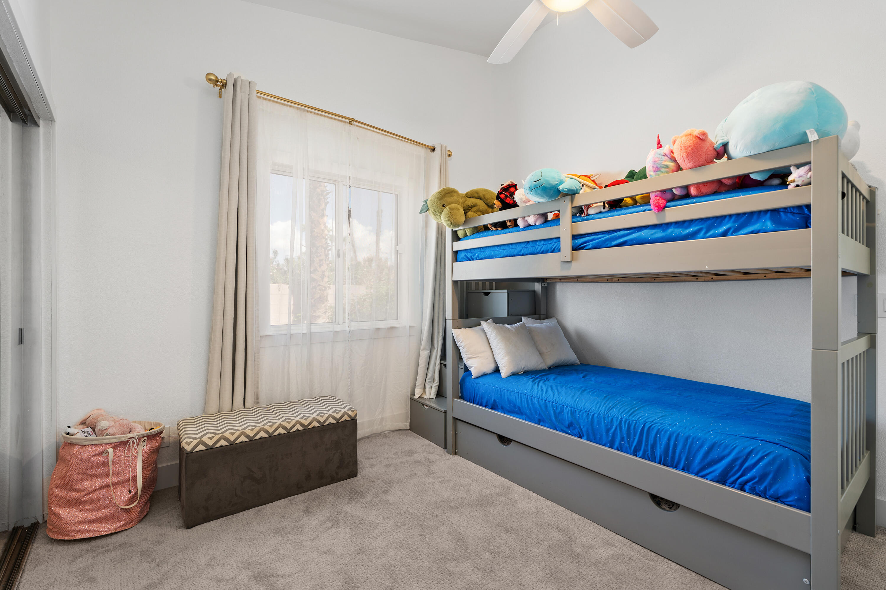 Palm Desert, California, 92211, United States, 4 Bedrooms Bedrooms, ,3 BathroomsBathrooms,Residential,For Sale,1938819