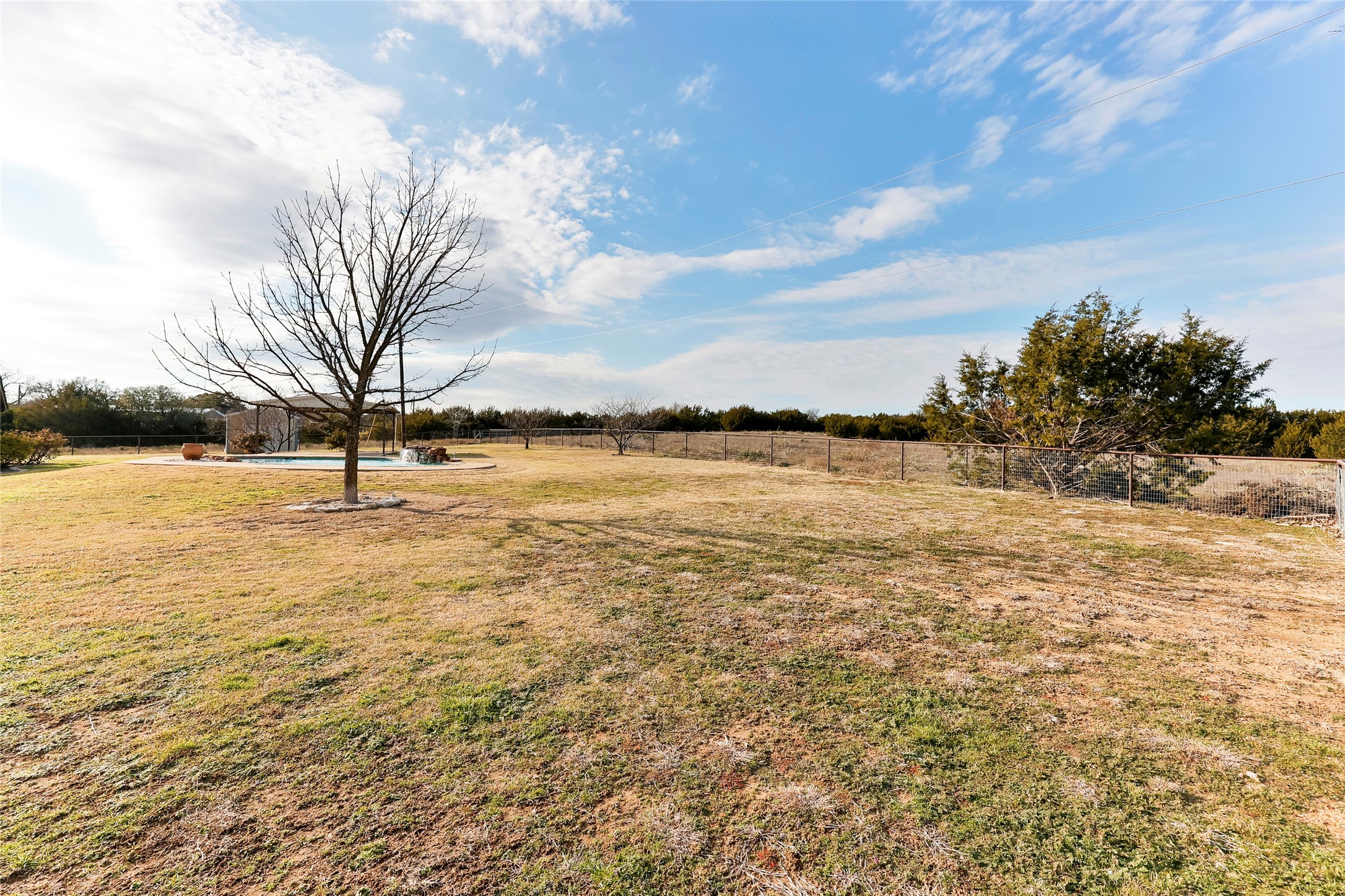 Weatherford, Texas, 76088, United States, 4 Bedrooms Bedrooms, ,3 BathroomsBathrooms,Residential,For Sale,1885521