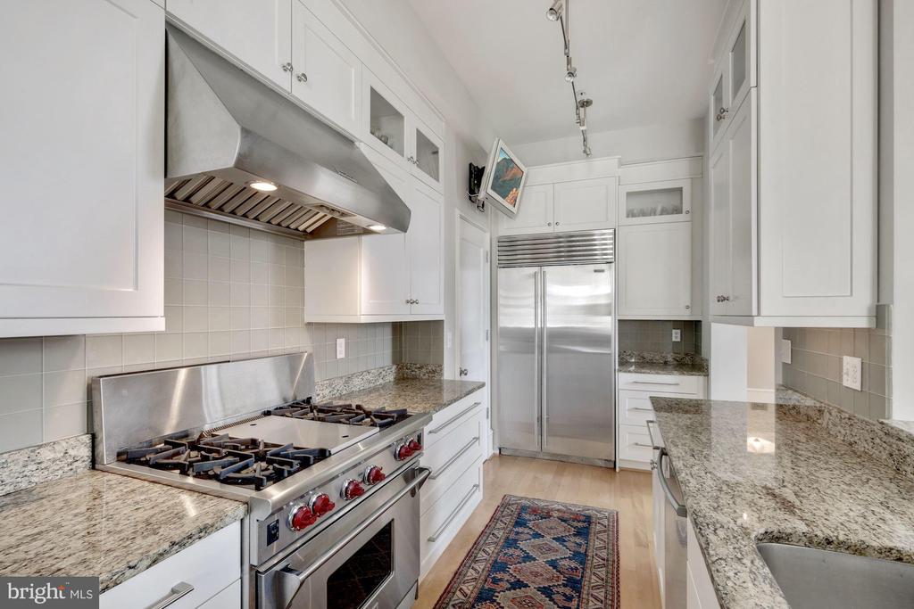 Washington, District of Columbia, 20009, United States, 3 Bedrooms Bedrooms, ,3 BathroomsBathrooms,Residential,For Sale,1987396