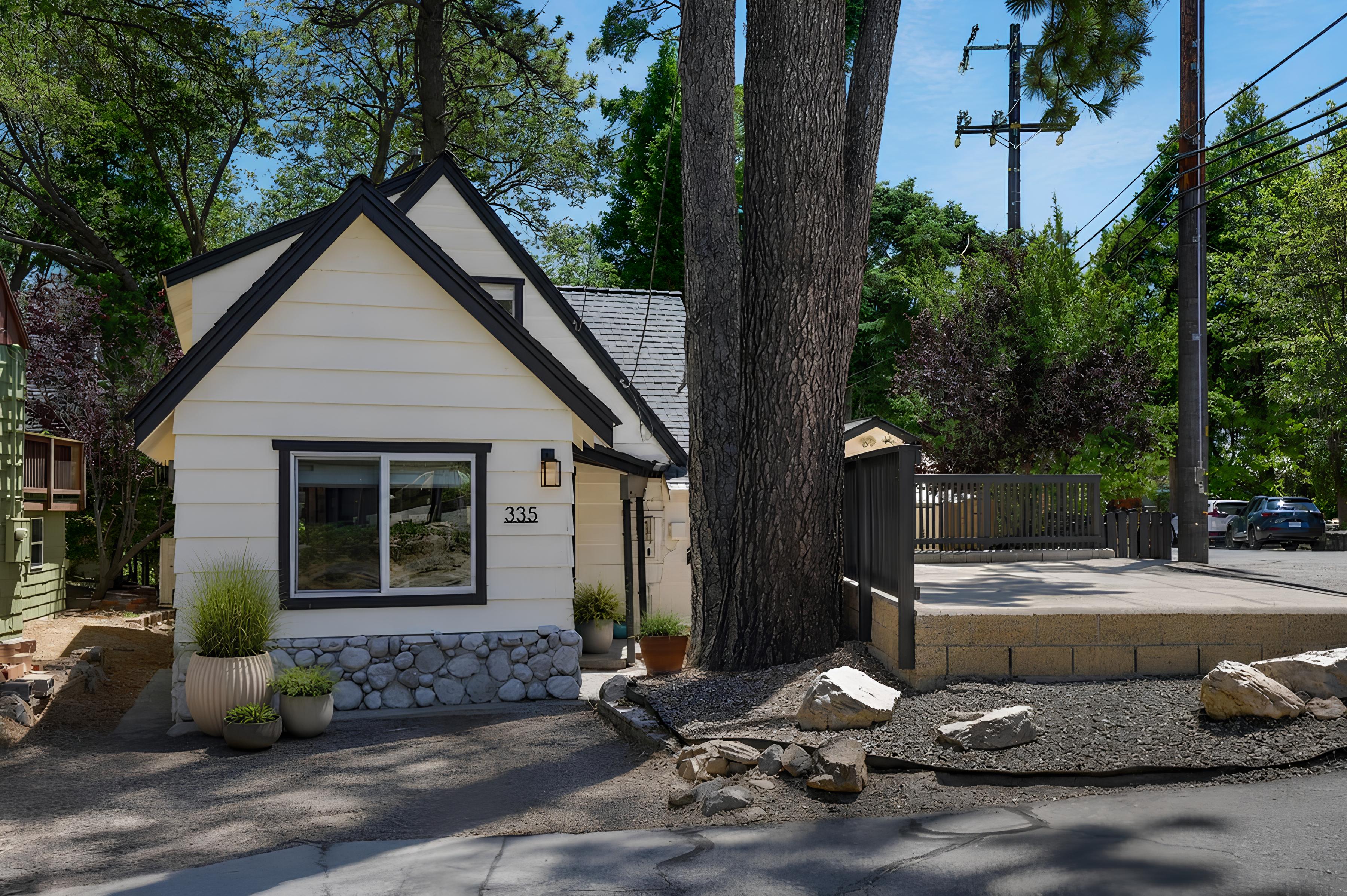  335 Oak Drive, Lake Arrowhead, CA 92352 - 物件實景