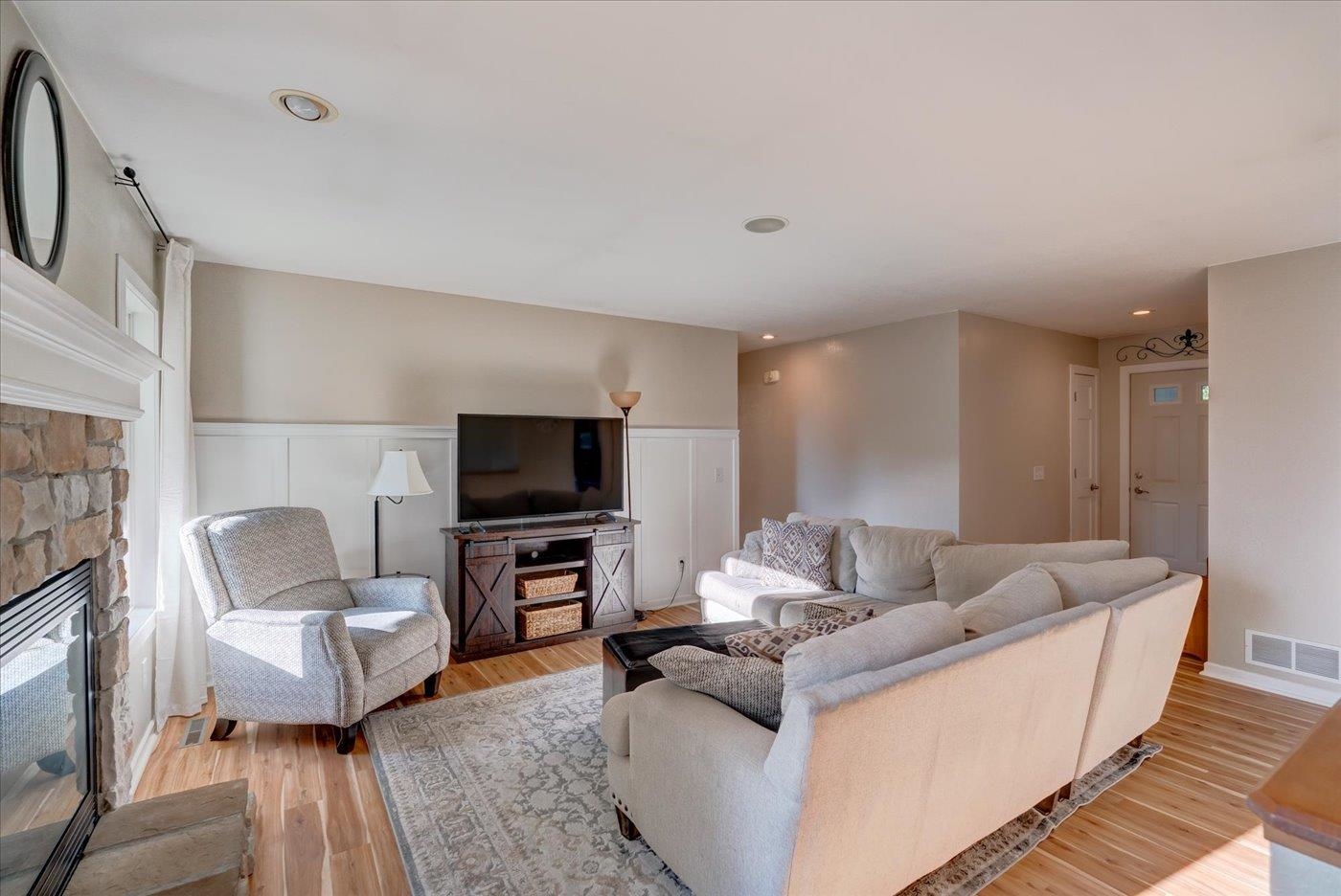 Sun Prairie, Wisconsin, 53590-4332, United States, 4 Bedrooms Bedrooms, ,3 BathroomsBathrooms,Residential,For Sale,1935966