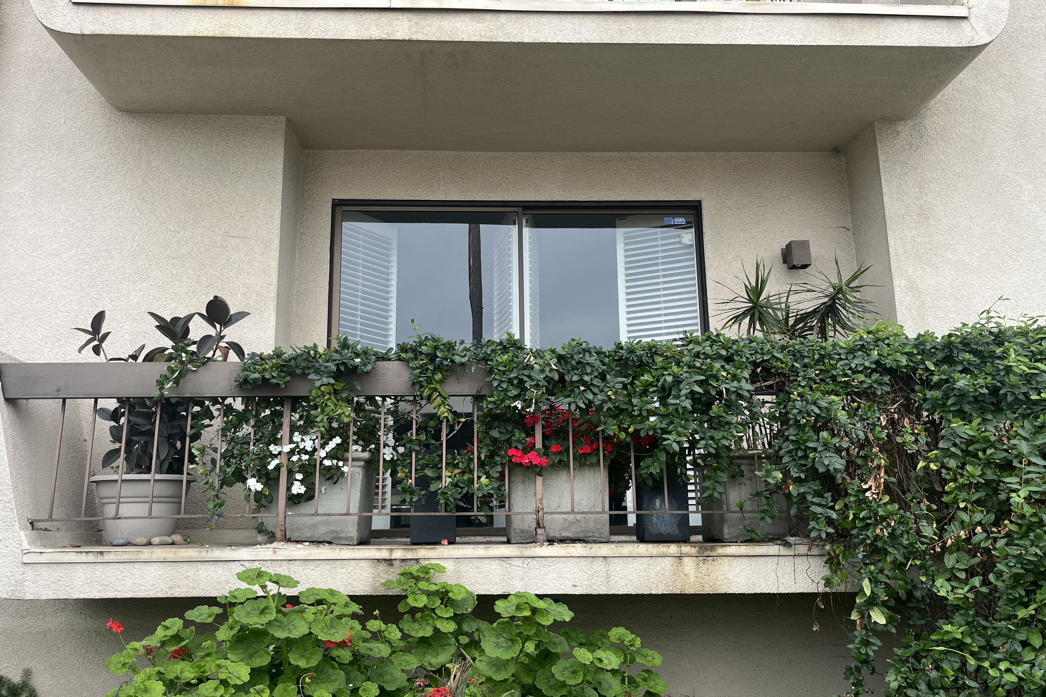  2175 S Beverly Glen Blvd - 物件實景