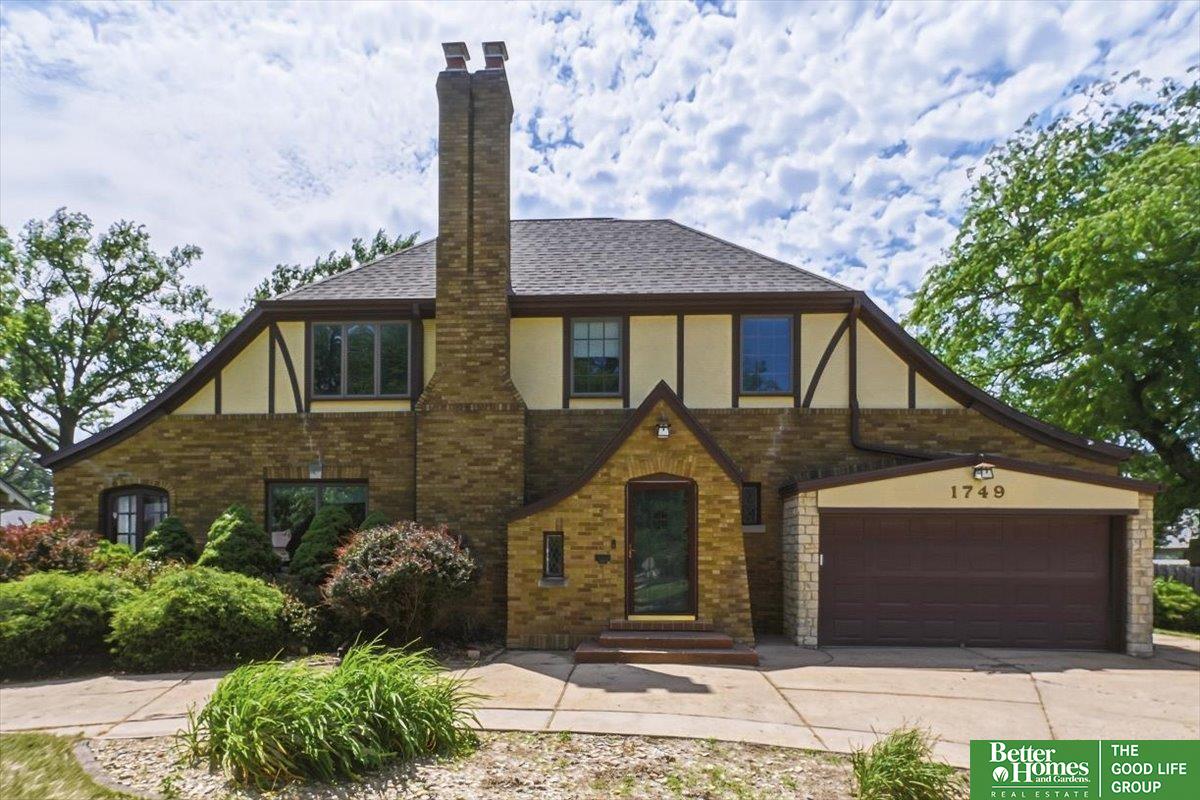 Broad St, Fremont, NE 68025