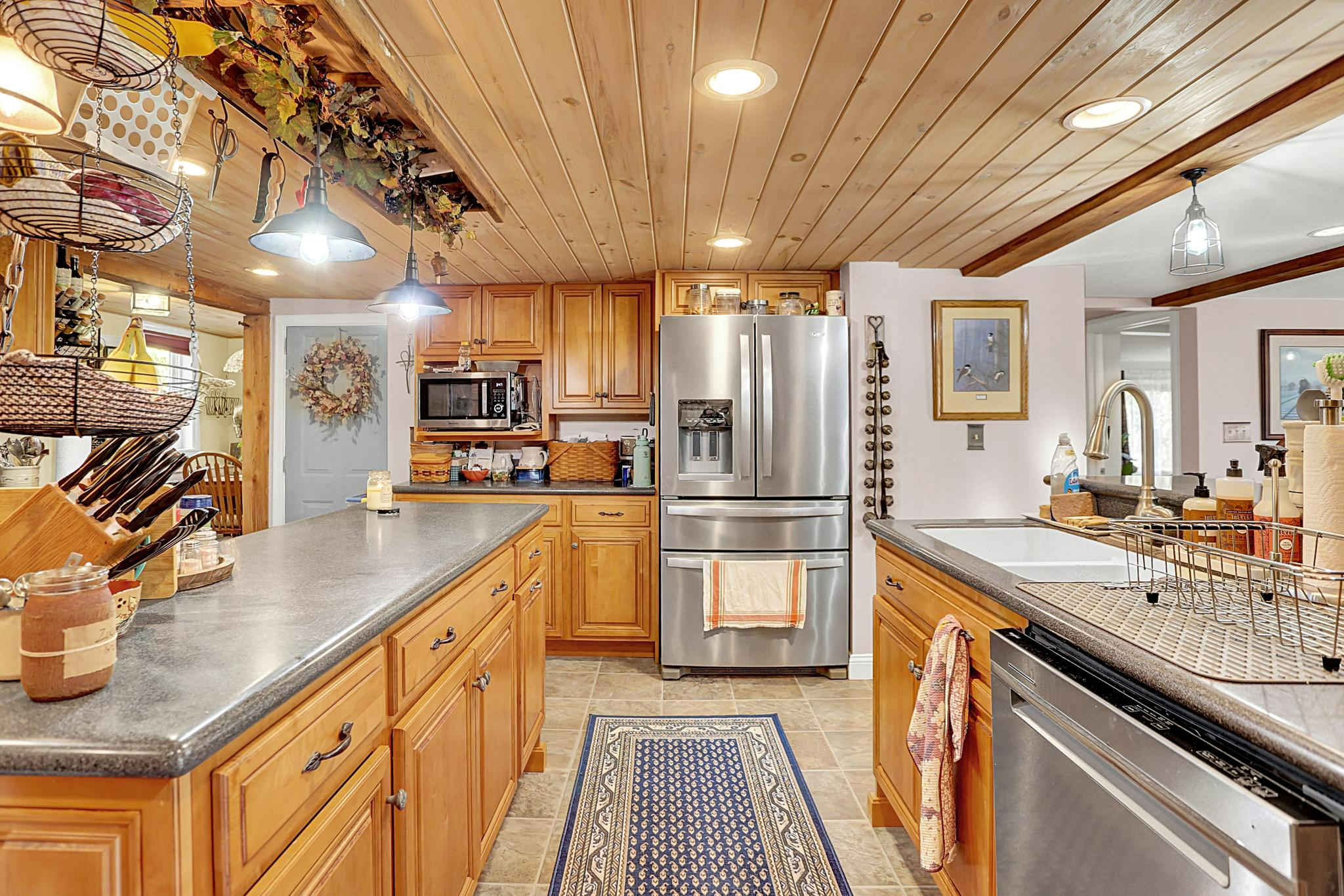 Thompsontown, Pennsylvania, 17094, United States, 4 Bedrooms Bedrooms, ,3 BathroomsBathrooms,Residential,For Sale,1981637