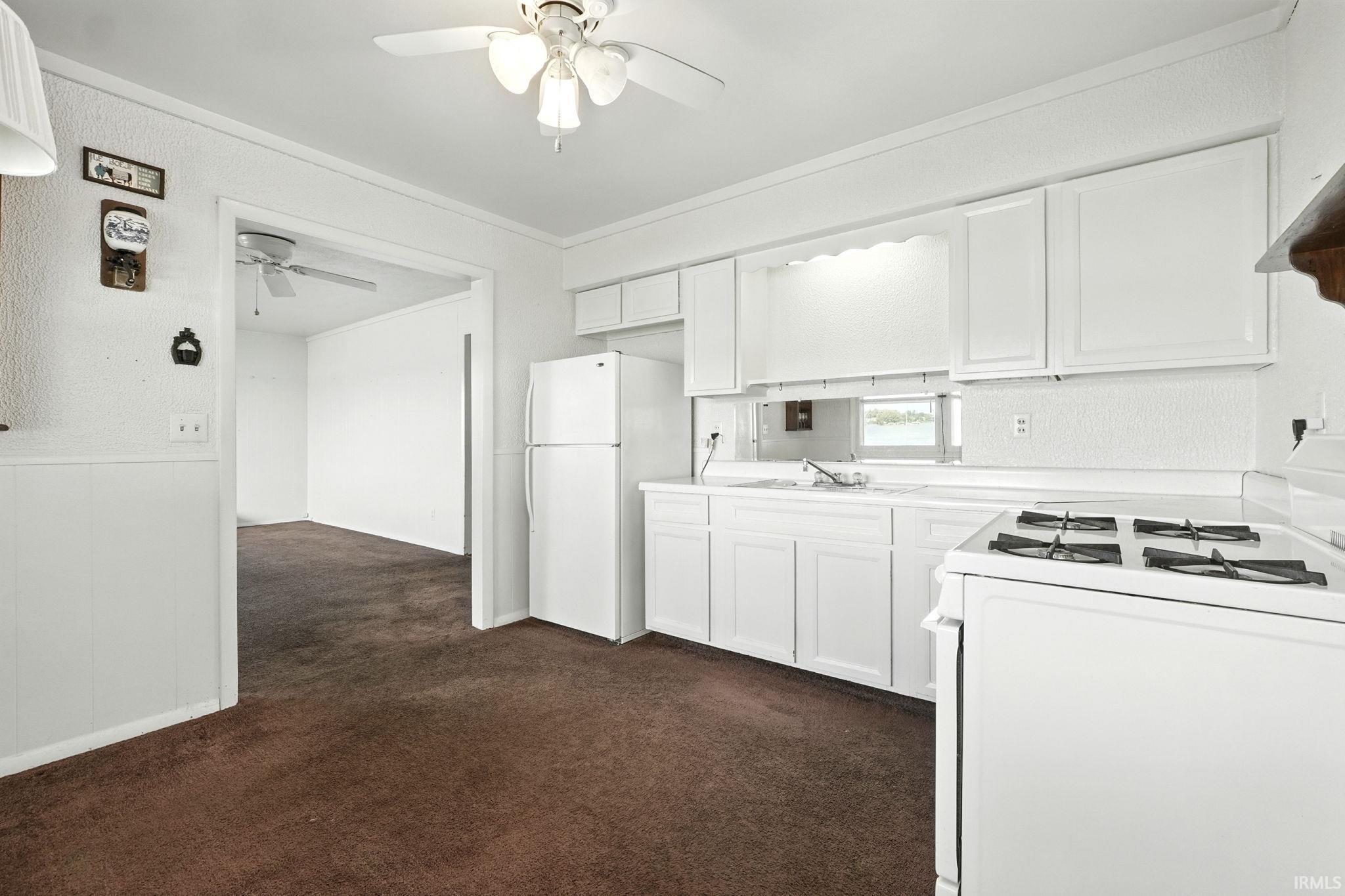 Wolcottville, Indiana, 46795-9296, United States, 3 Bedrooms Bedrooms, ,2 BathroomsBathrooms,Residential,For Sale,1934990