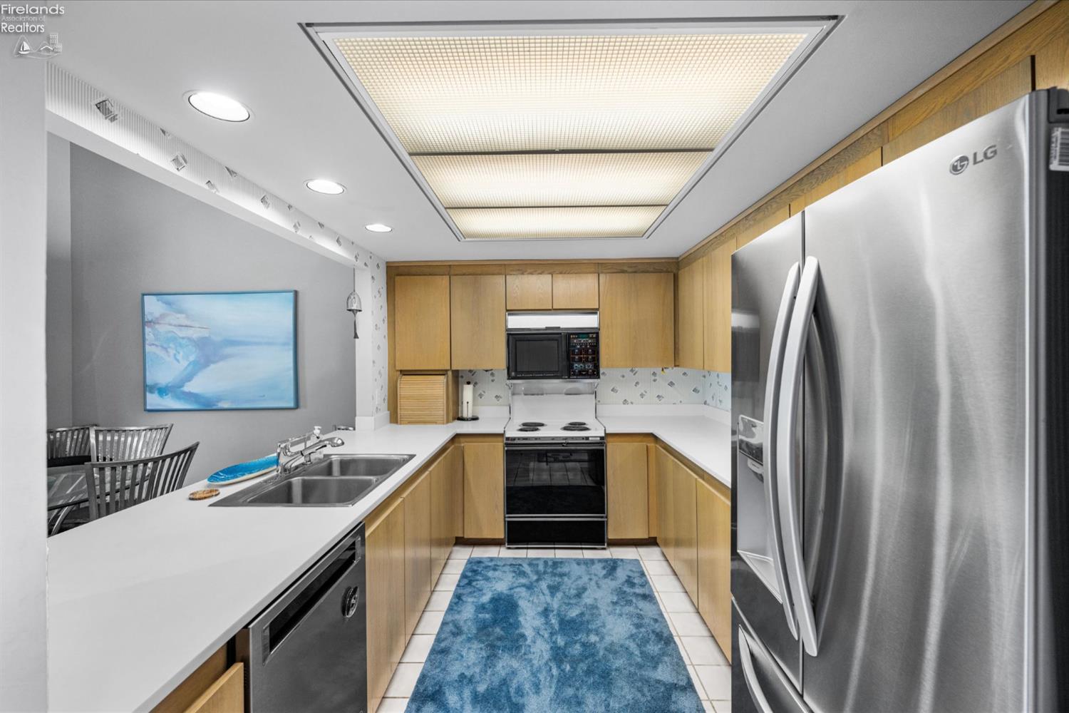 Port Clinton, Ohio, 43452, United States, 2 Bedrooms Bedrooms, ,3 BathroomsBathrooms,Residential,For Sale,1982032