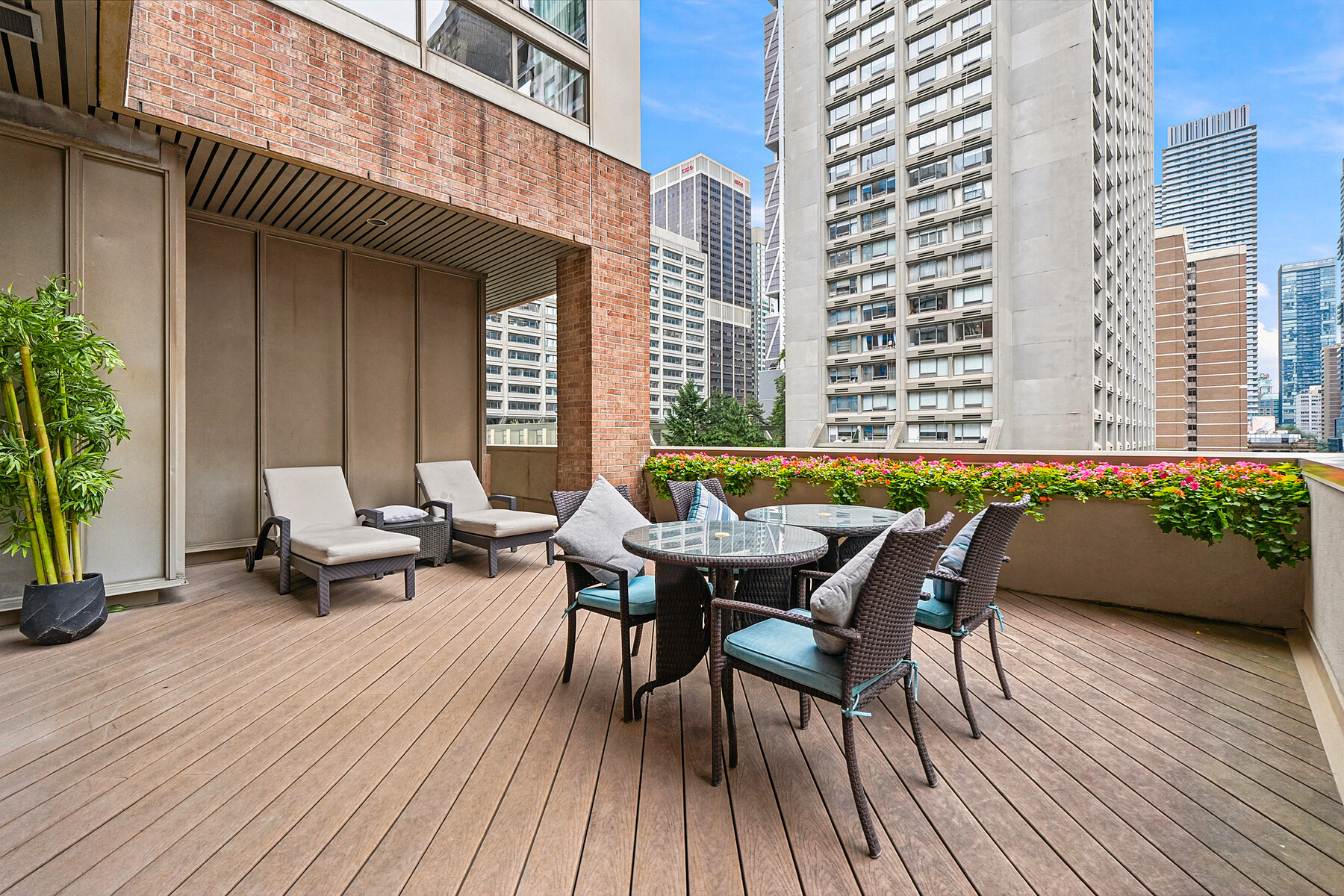  Elevated Yorkville Living - 物件實景