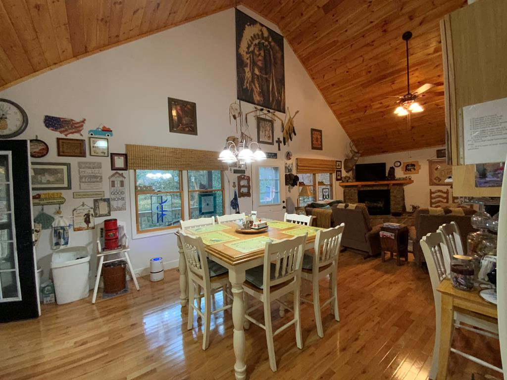 Ellijay, Georgia, 30540, United States, 3 Bedrooms Bedrooms, ,3 BathroomsBathrooms,Residential,For Sale,1859130