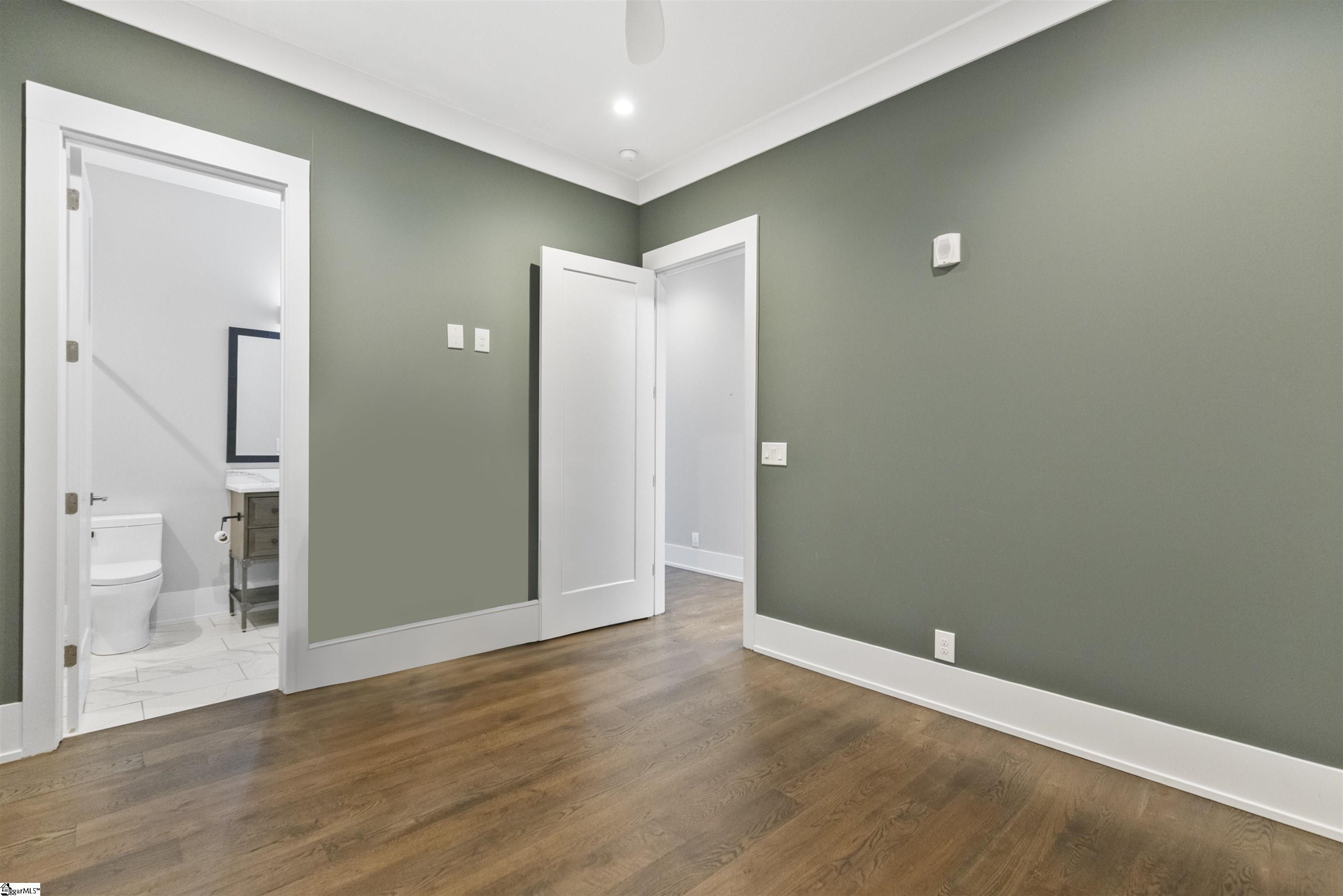 Greenville, South Carolina, 29601, United States, 2 Bedrooms Bedrooms, ,2 BathroomsBathrooms,Residential,For Sale,1777131