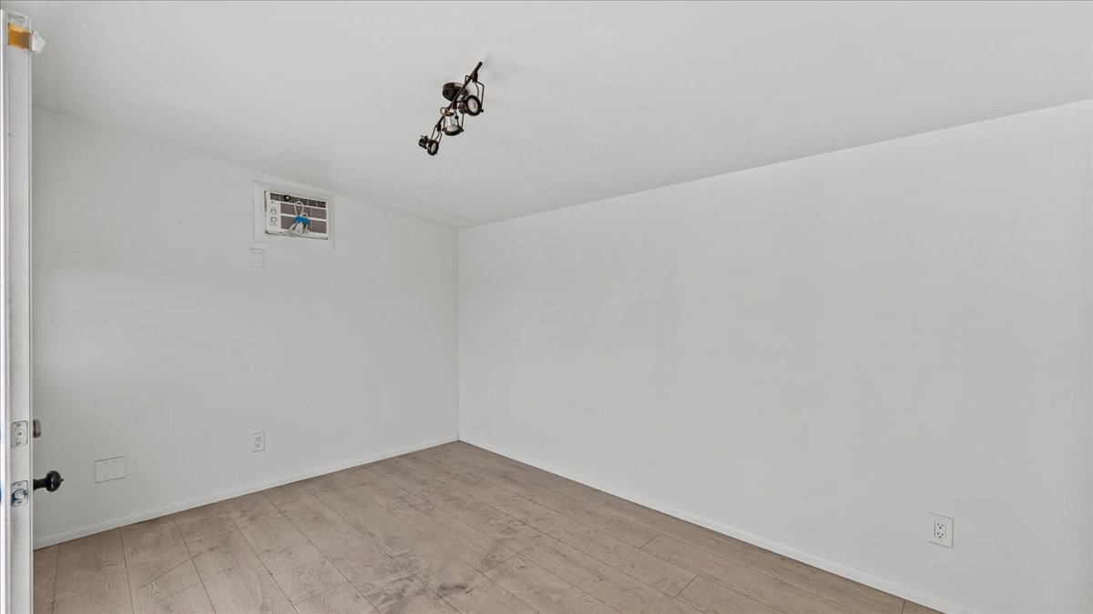 Compton, California, 90220, United States, 3 Bedrooms Bedrooms, ,2 BathroomsBathrooms,Residential,For Sale,1943002
