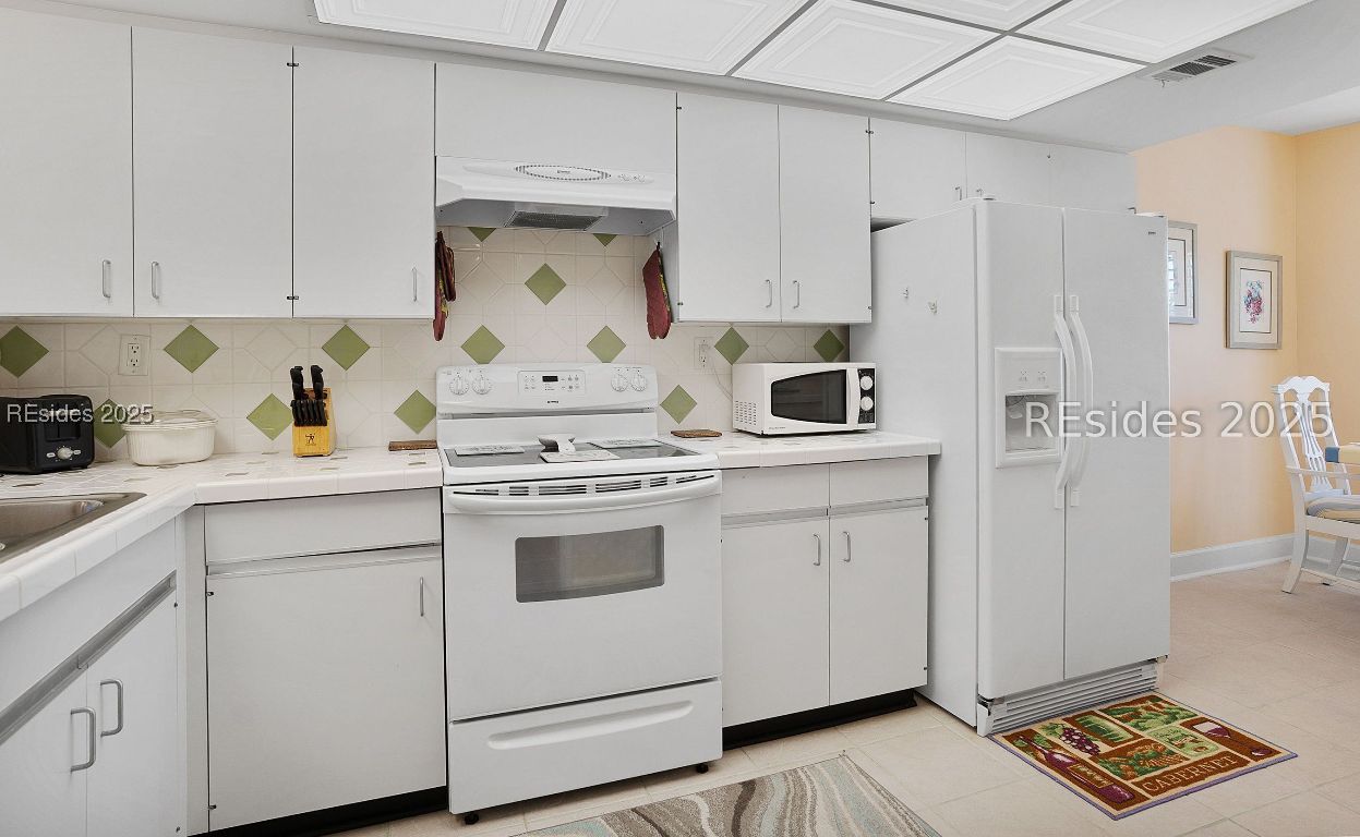 St Helena Island, South Carolina, 29920, United States, 2 Bedrooms Bedrooms, ,3 BathroomsBathrooms,Residential,For Sale,1955009