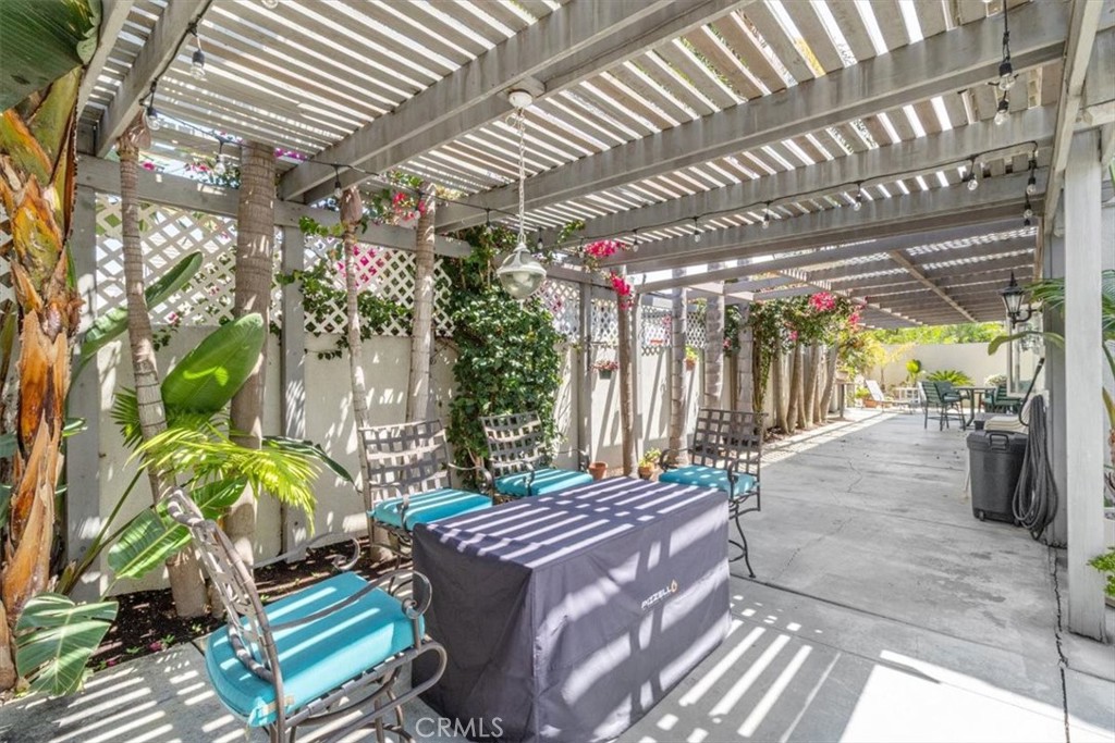 Huntington Beach, California, 92649, United States, 5 Bedrooms Bedrooms, ,5 BathroomsBathrooms,Residential,For Sale,1926565