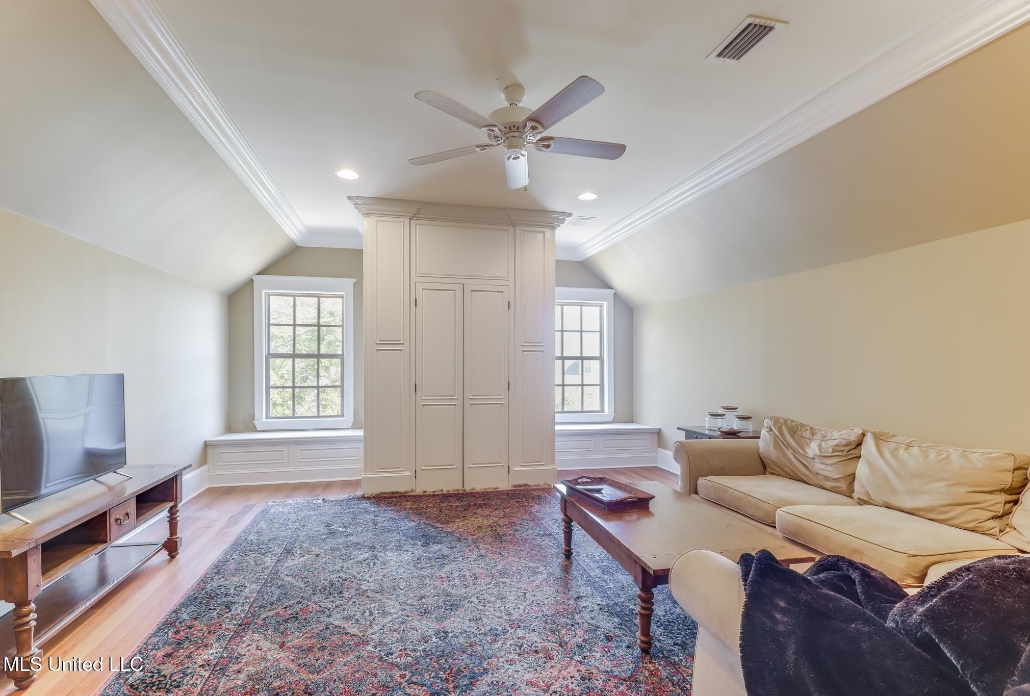 Pascagoula, Mississippi, 39581, United States, 5 Bedrooms Bedrooms, ,6 BathroomsBathrooms,Residential,For Sale,1977278