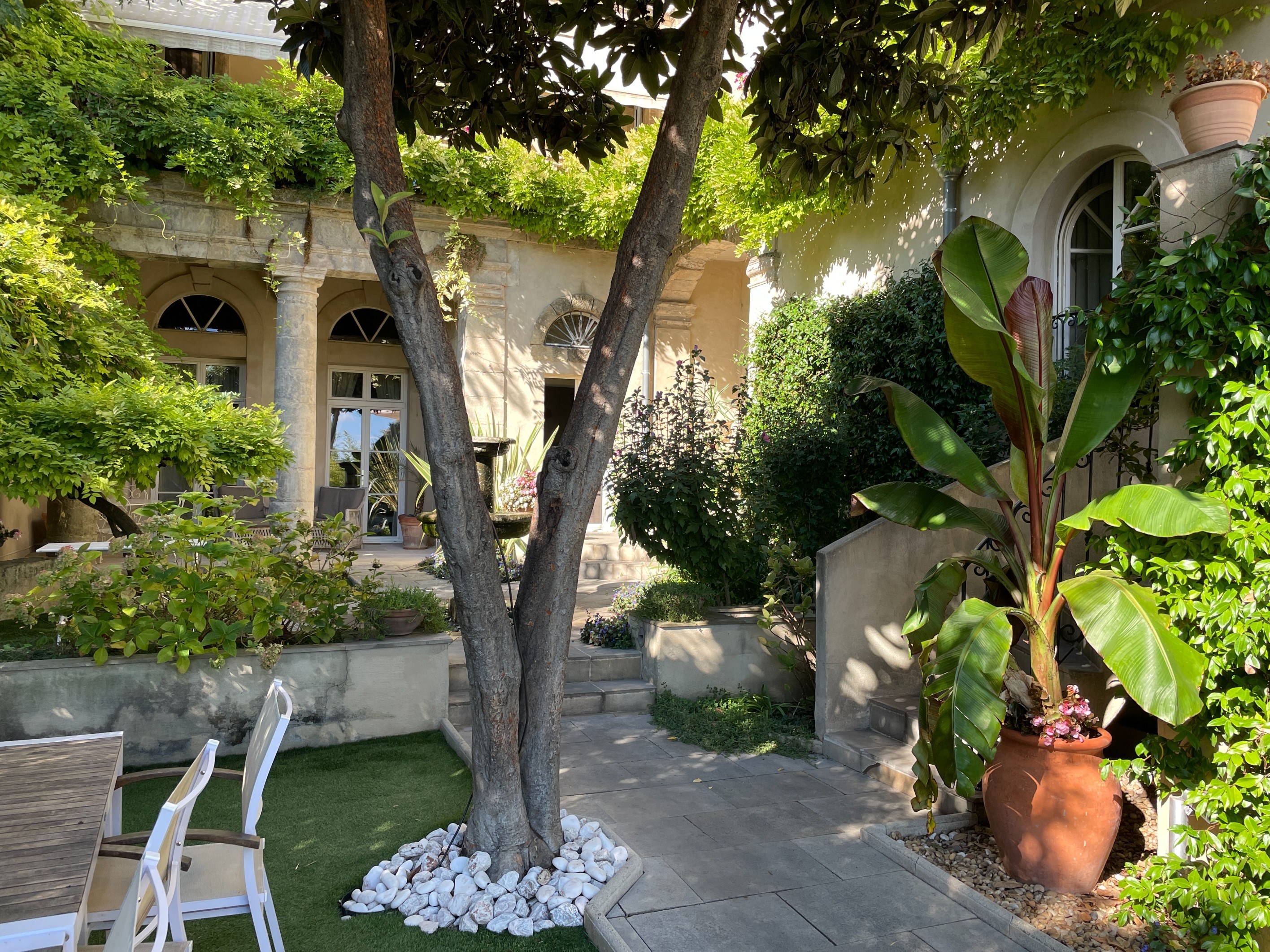  Elegant 18th-Century Maison de Maître  Thriving Boutique Hospitality Estate in… - 物件實景
