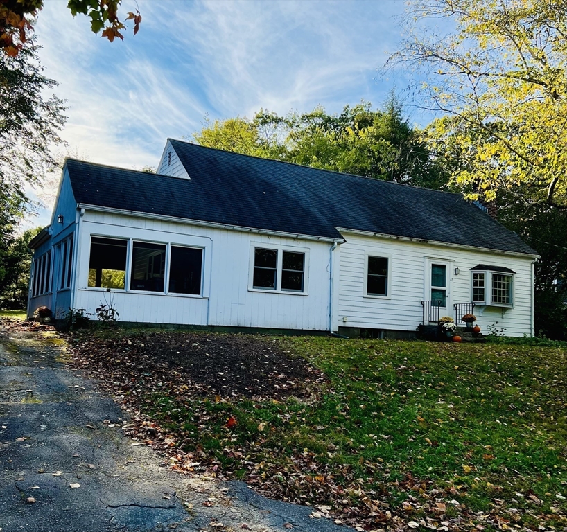 Framingham, Massachusetts, 01702, United States, 4 Bedrooms Bedrooms, ,2 BathroomsBathrooms,Residential,For Sale,1967080