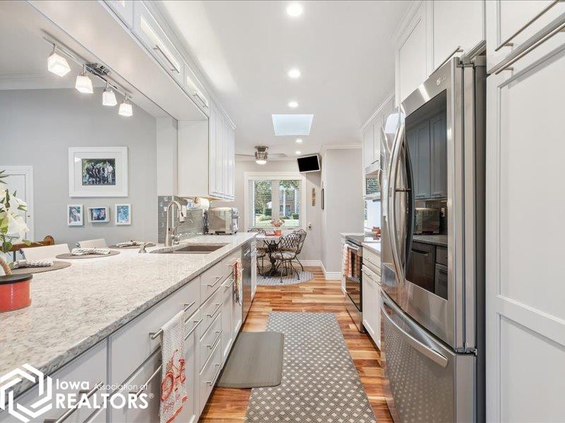 Burlington, Iowa, 52601, United States, 3 Bedrooms Bedrooms, ,3 BathroomsBathrooms,Residential,For Sale,1980074