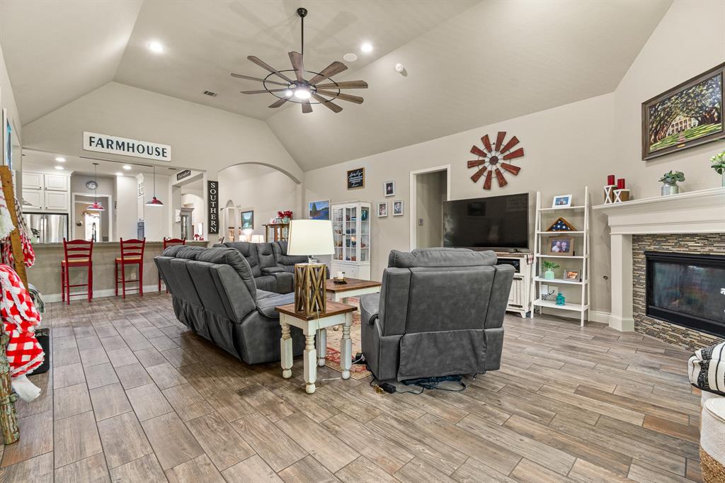 Montgomery, Texas, 77316, United States, 4 Bedrooms Bedrooms, ,3 BathroomsBathrooms,Residential,For Sale,1874298