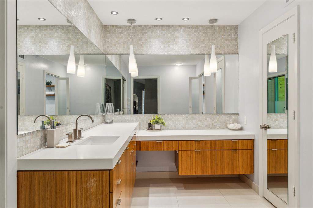 Dallas, Texas, 75229, United States, 5 Bedrooms Bedrooms, ,7 BathroomsBathrooms,Residential,For Sale,1821144
