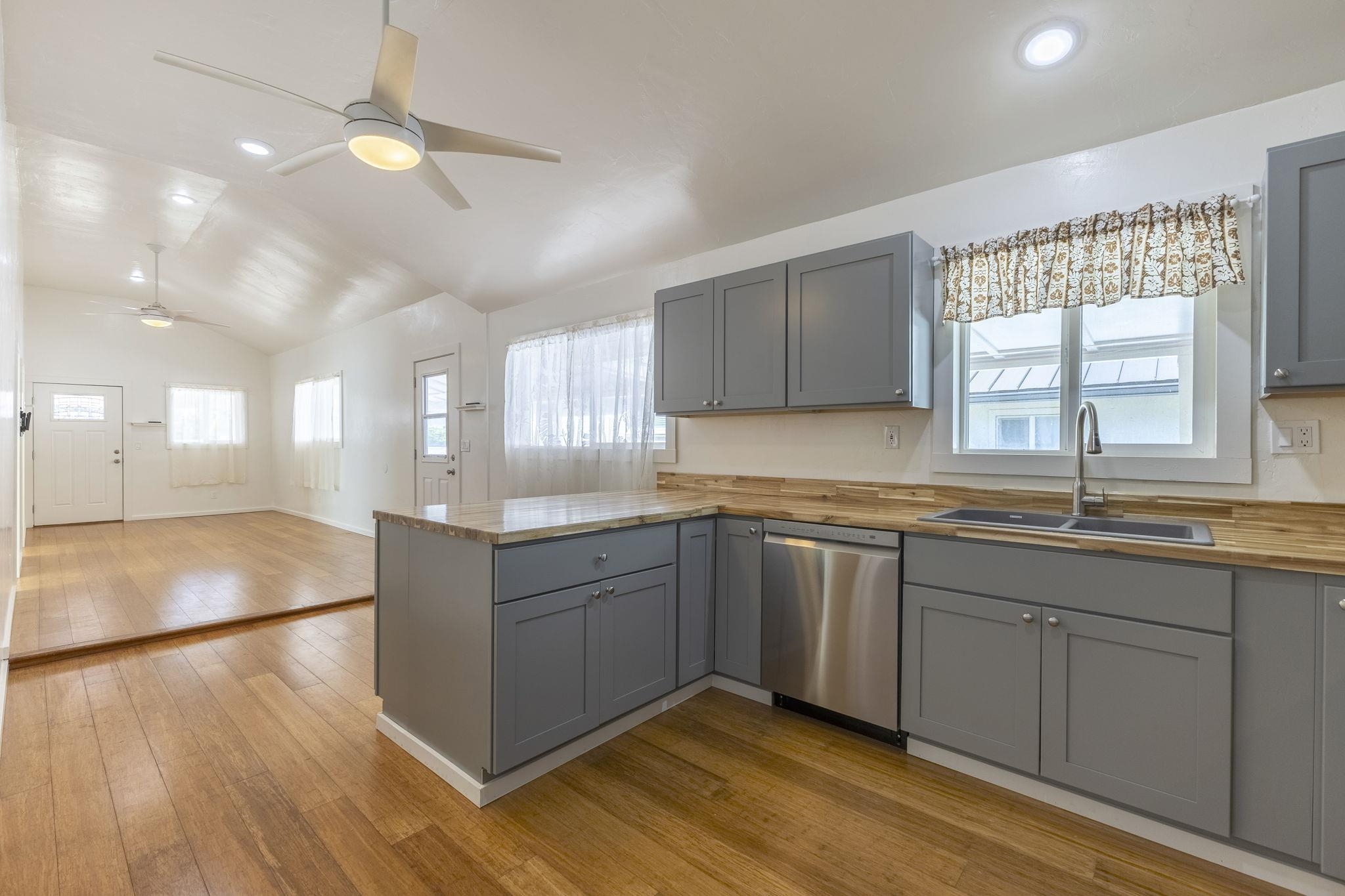 Wailuku, Hawaii, 96793, United States, 3 Bedrooms Bedrooms, ,4 BathroomsBathrooms,Residential,For Sale,1848870