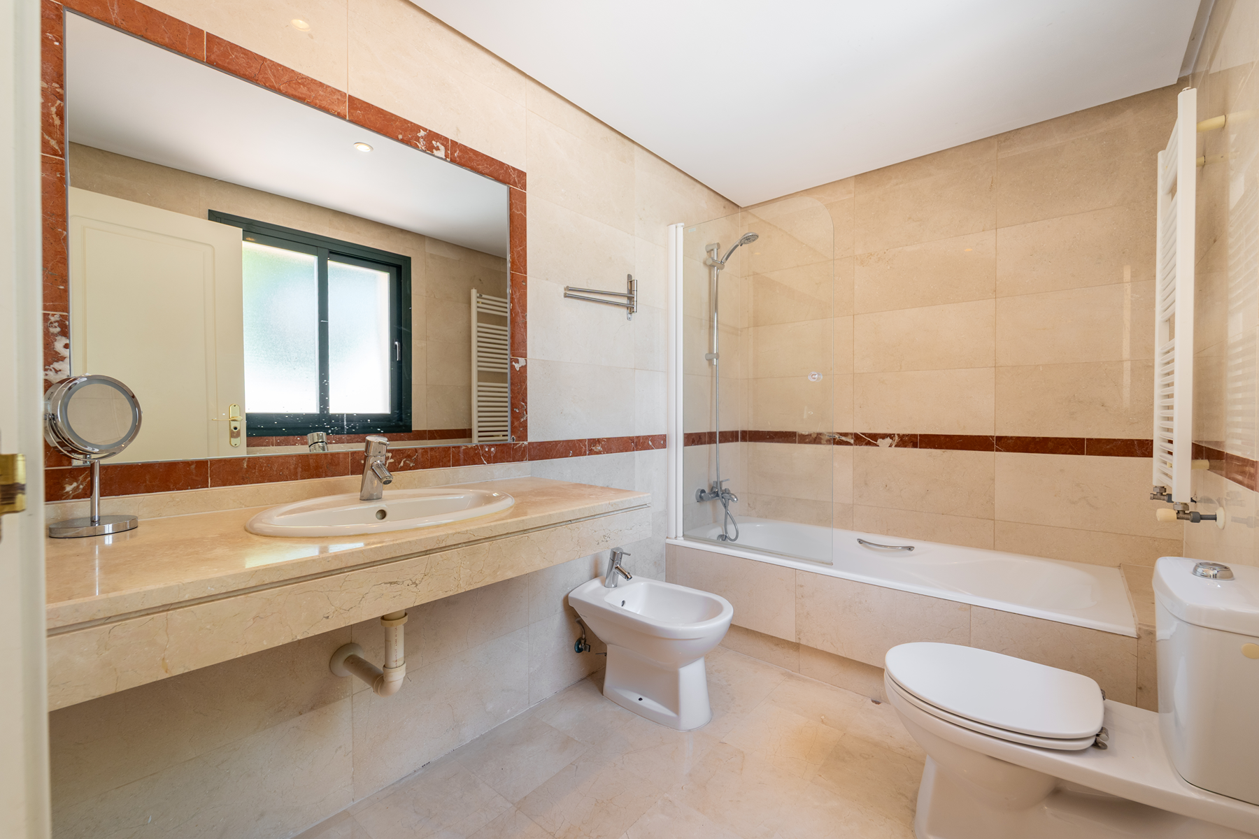  Newly refurbished penthouse with private rooftop terrace in Nueva Andalucía - 物件實景