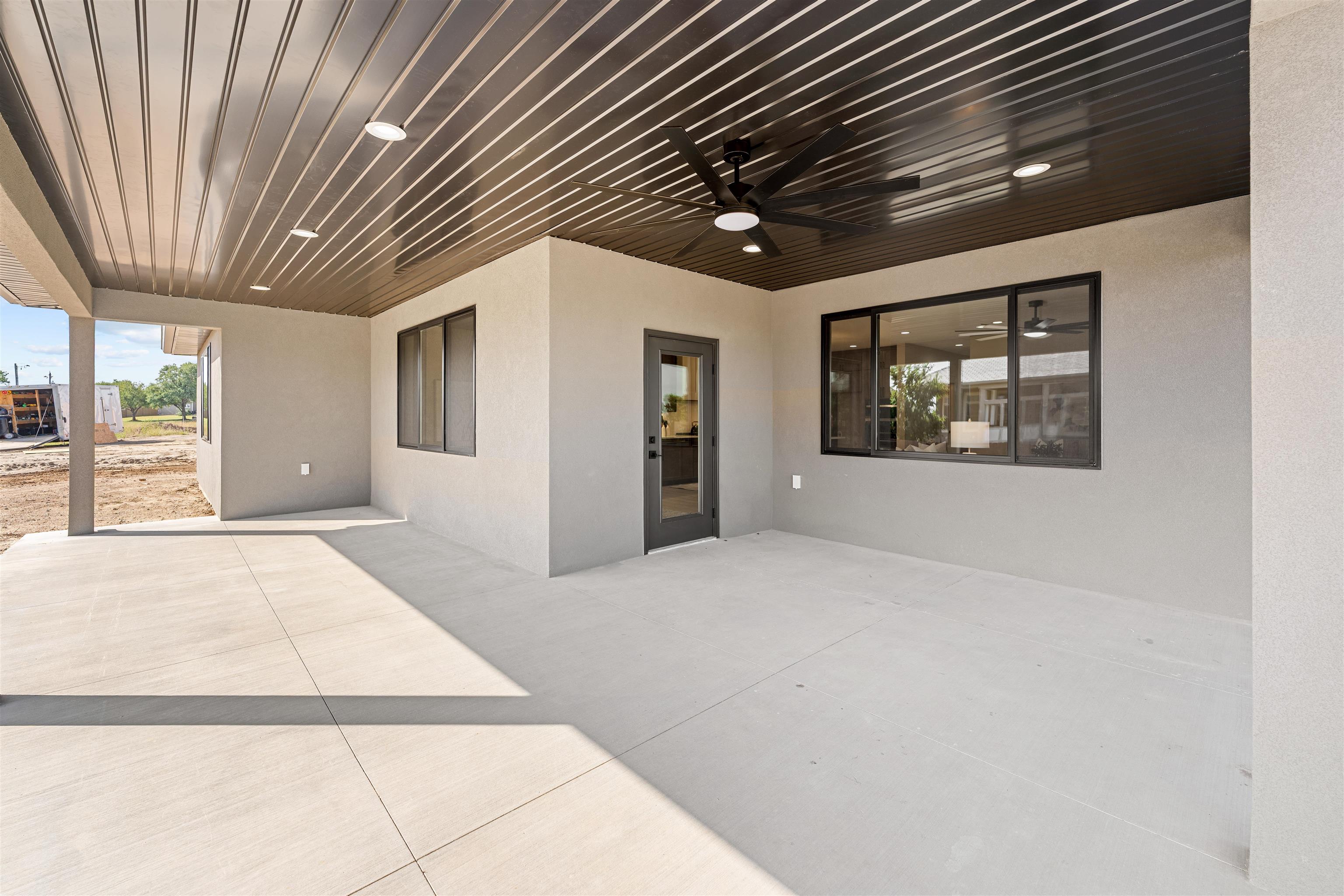 Salina, Kansas, 67401, United States, 3 Bedrooms Bedrooms, ,3 BathroomsBathrooms,Residential,For Sale,1956761