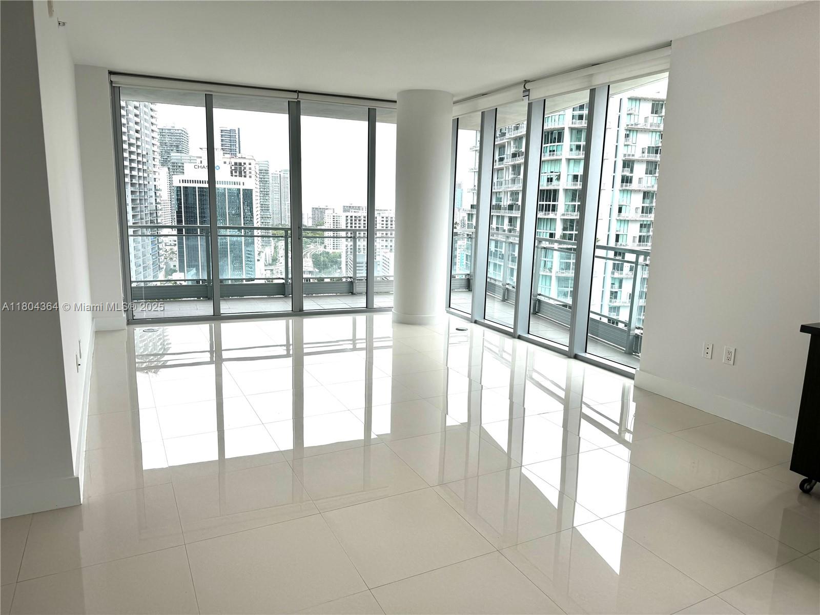 Miami, Florida, 33130, United States, 2 Bedrooms Bedrooms, ,3 BathroomsBathrooms,Residential,For Sale,1849897