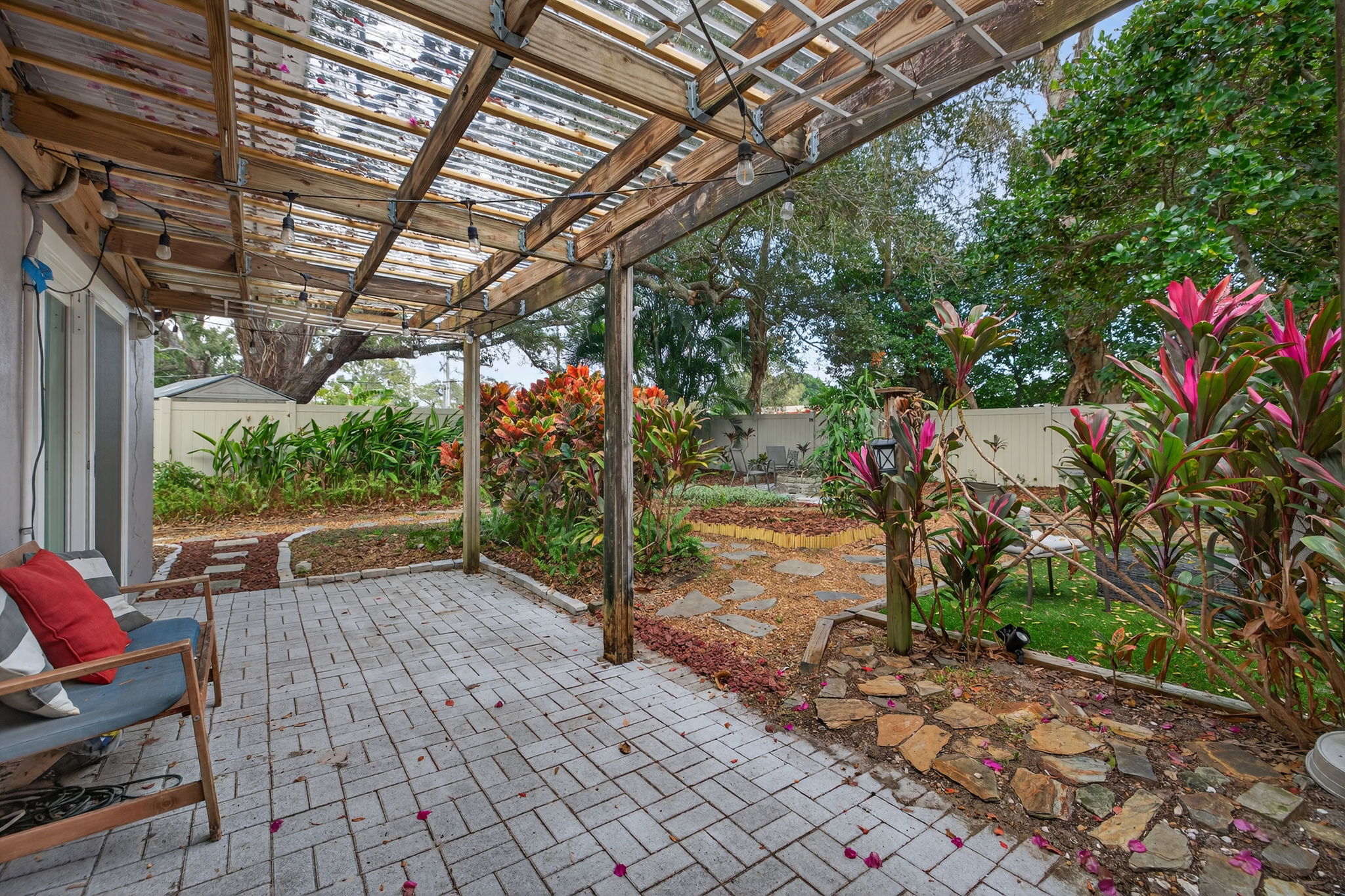 Clearwater, Florida, 33755, United States, 5 Bedrooms Bedrooms, ,3 BathroomsBathrooms,Residential,For Sale,2013064